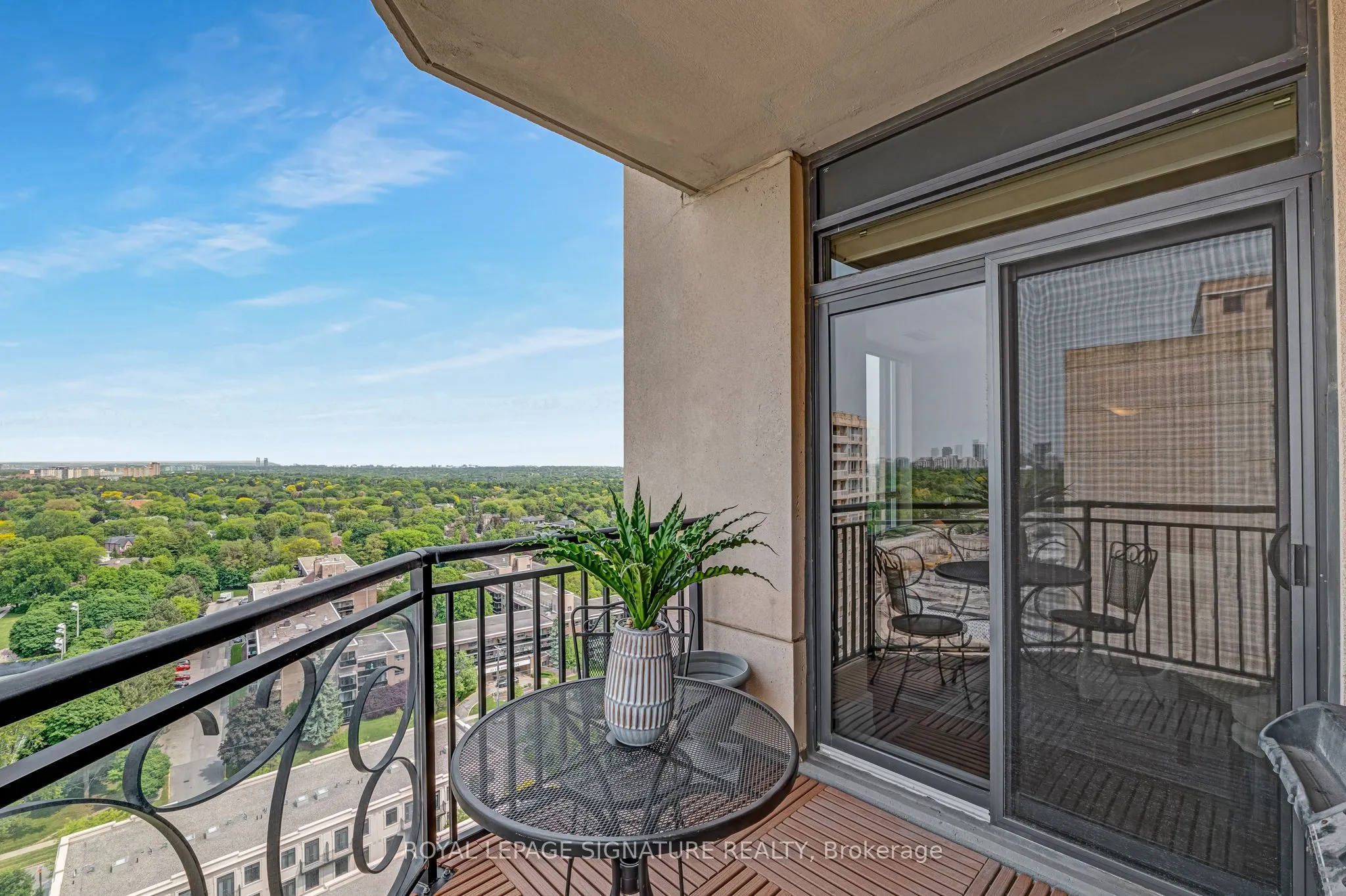 662 Sheppard Avenue E, #1704