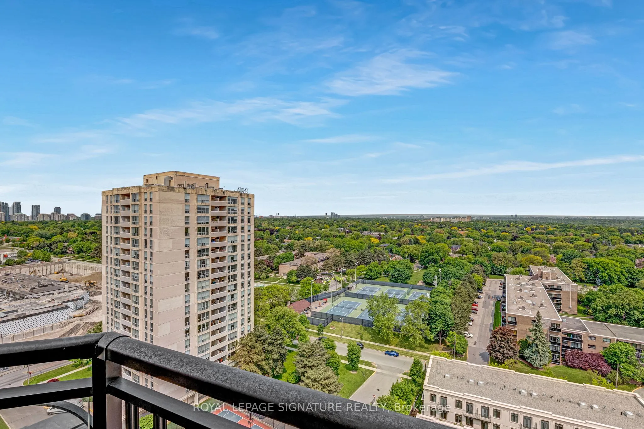 662 Sheppard Avenue E, #1704