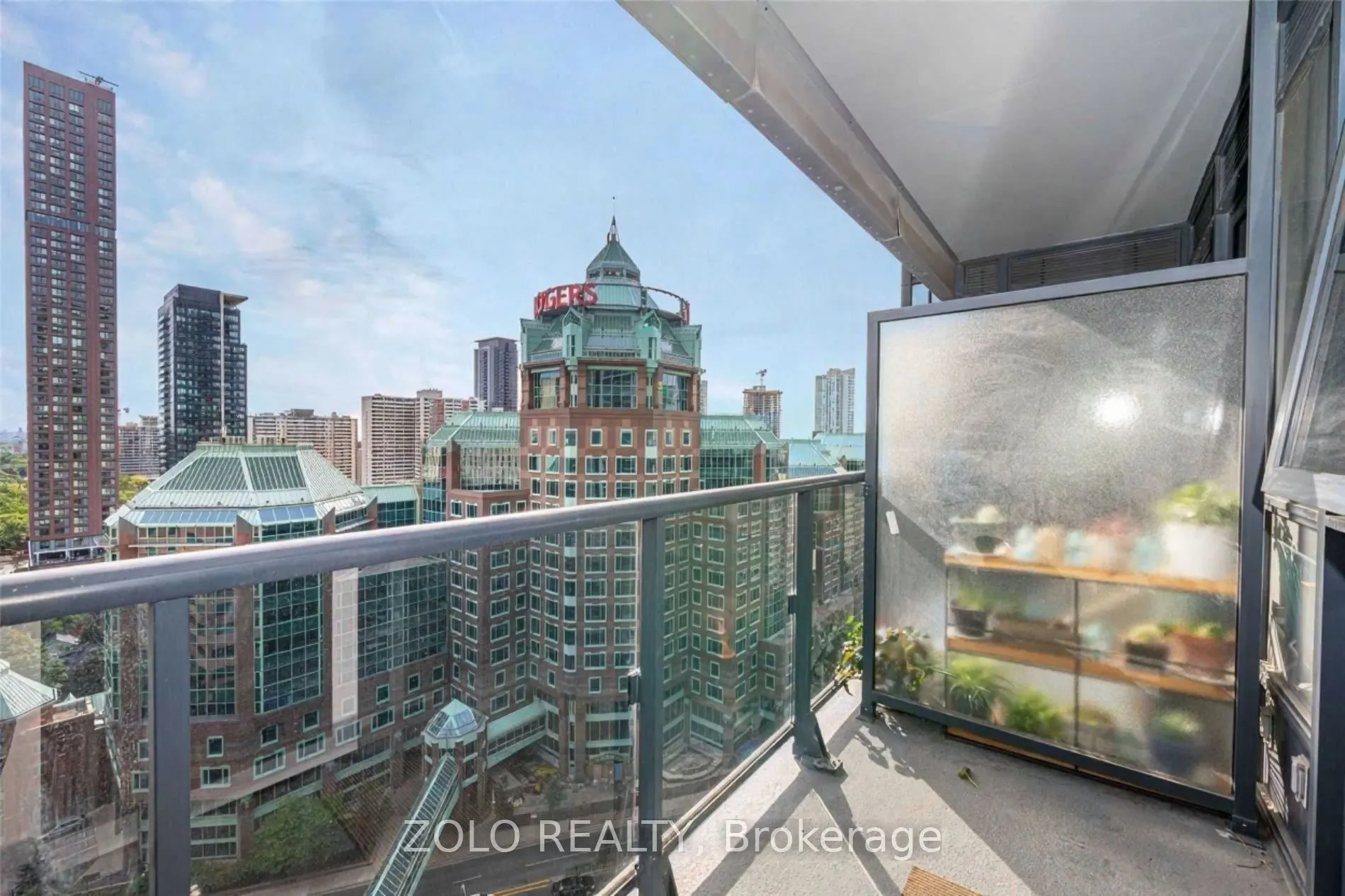 28 Ted Rogers Way, #2001