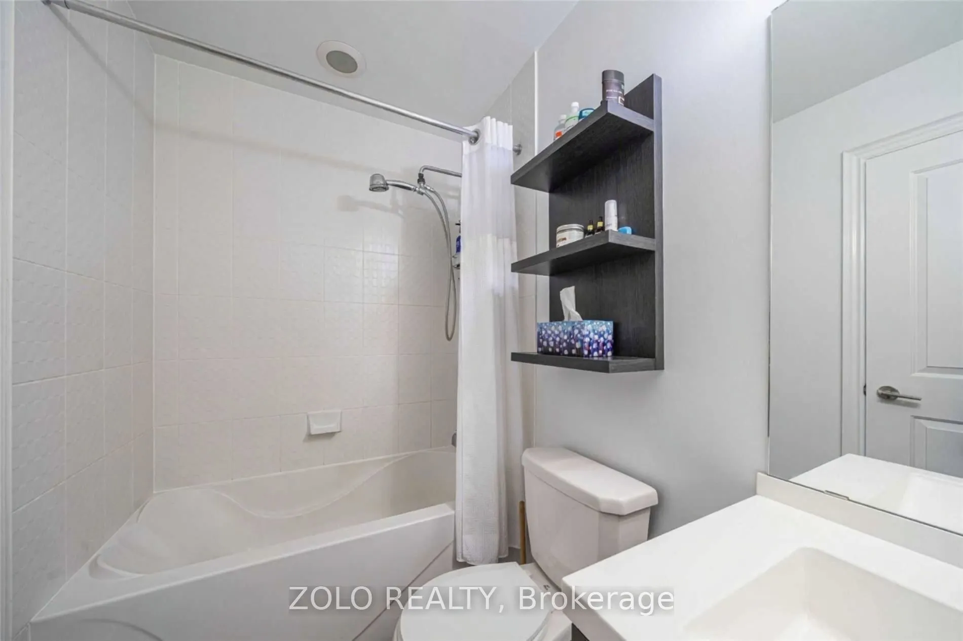 28 Ted Rogers Way, #2001