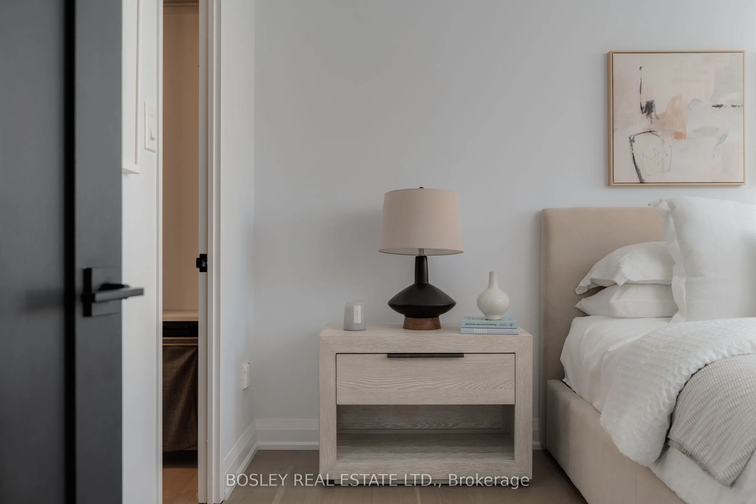 47 St Clair Avenue W, #406