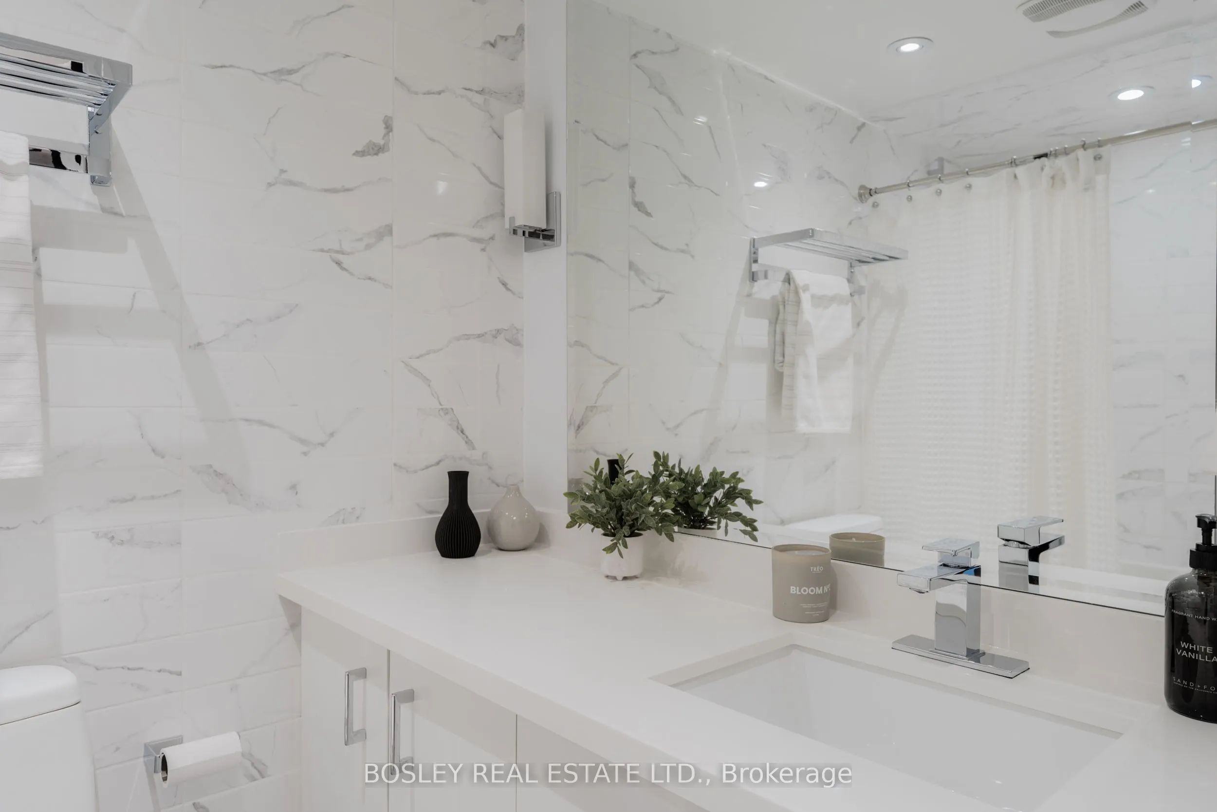 47 St Clair Avenue W, #406