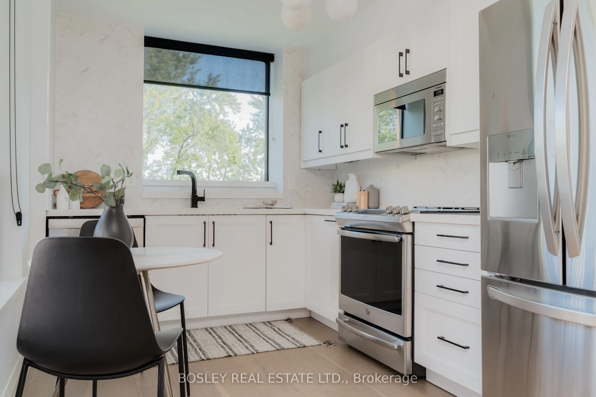 47 St Clair Avenue W, #406