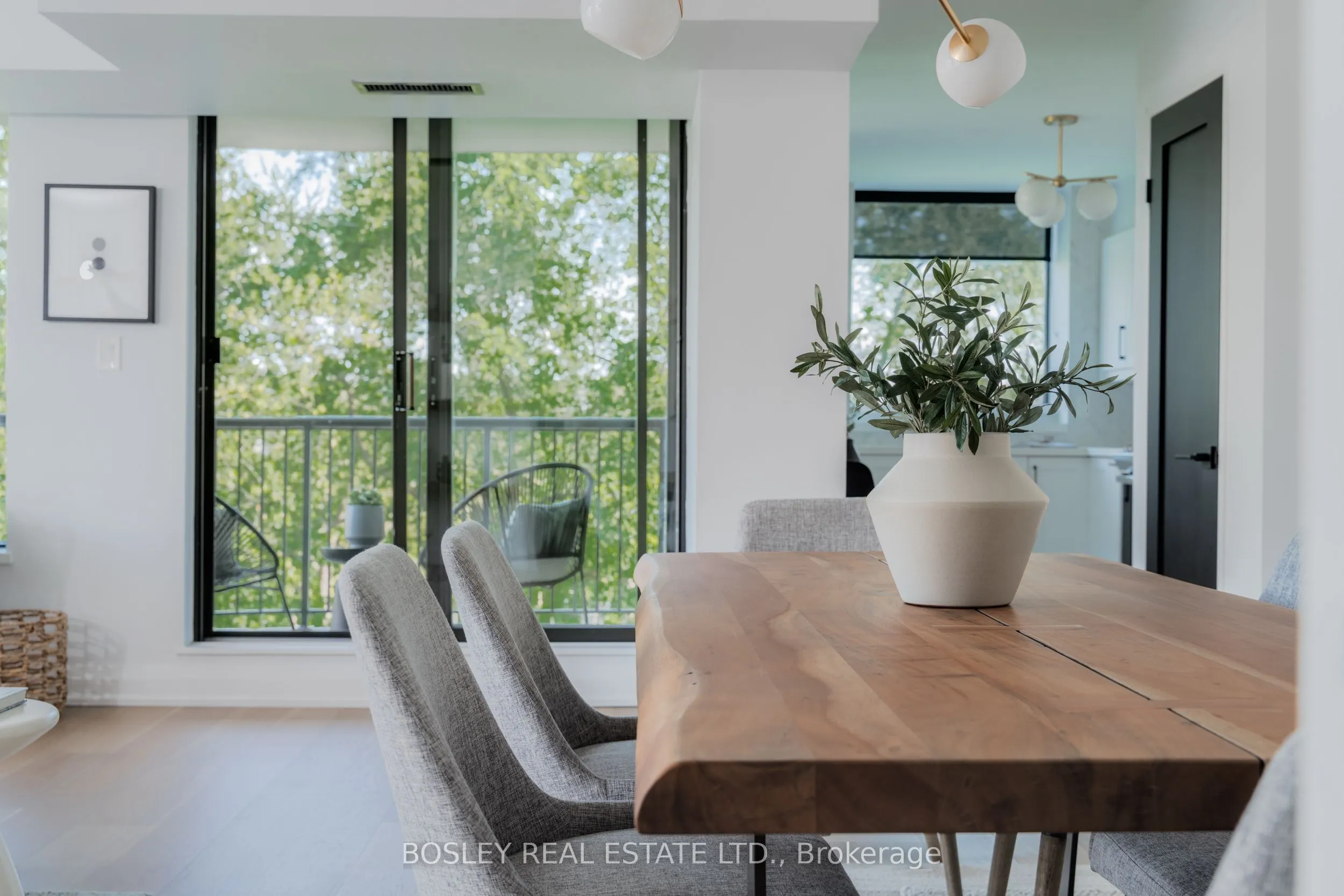 47 St Clair Avenue W, #406