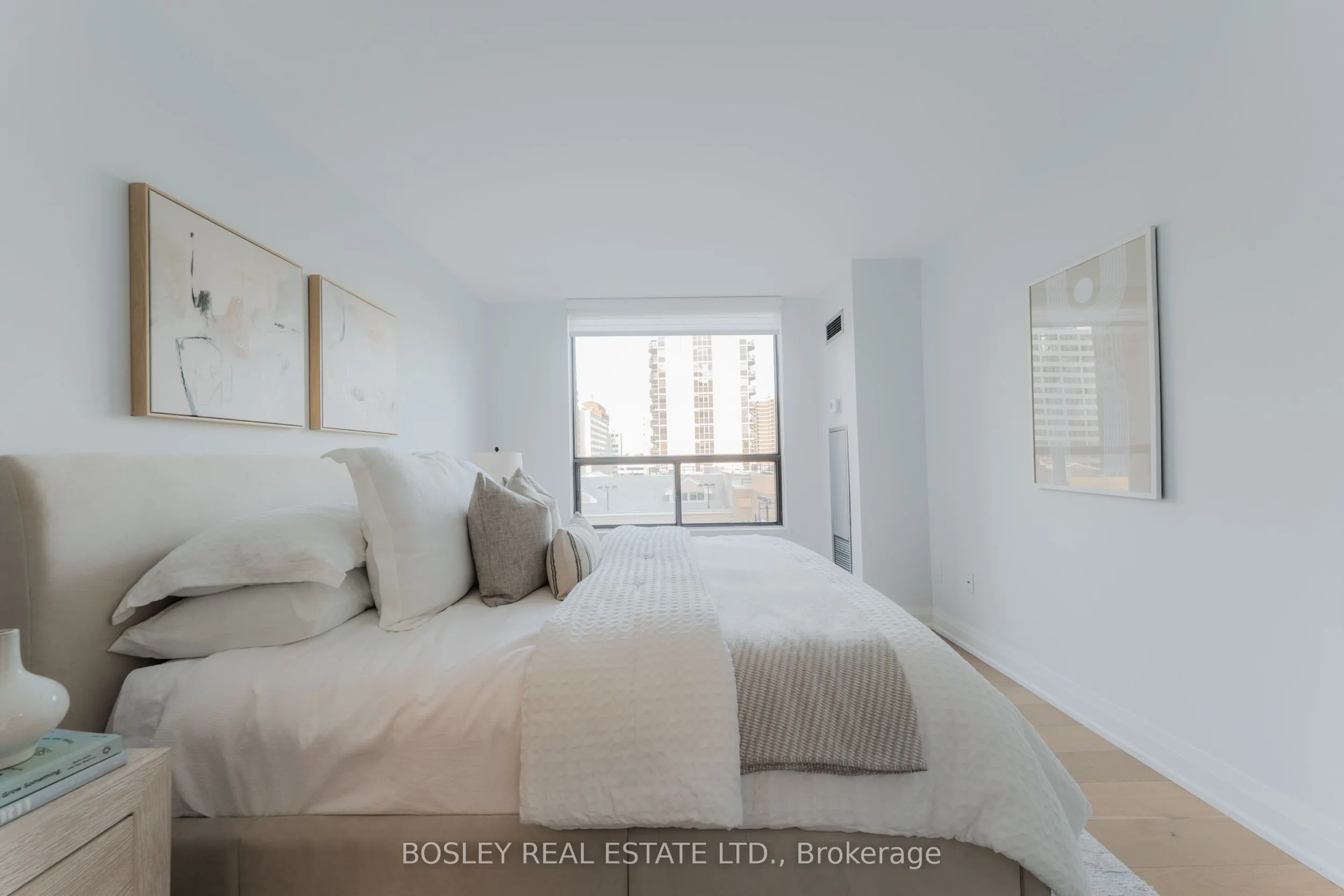 47 St Clair Avenue W, #406