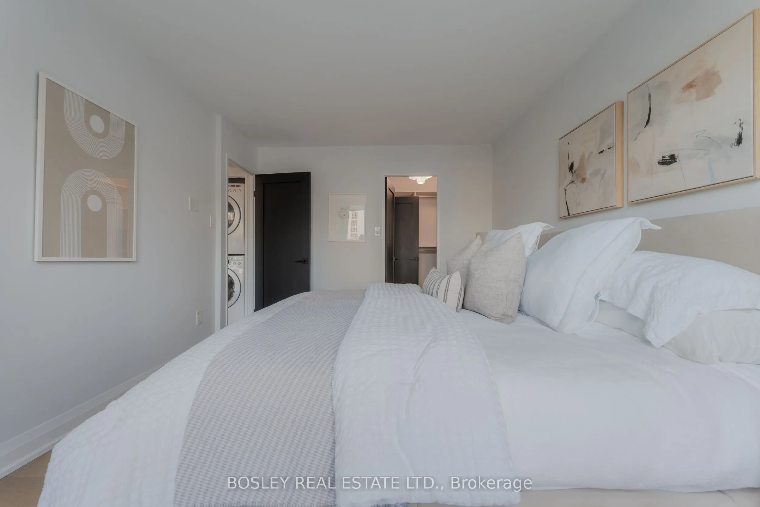 47 St Clair Avenue W, #406