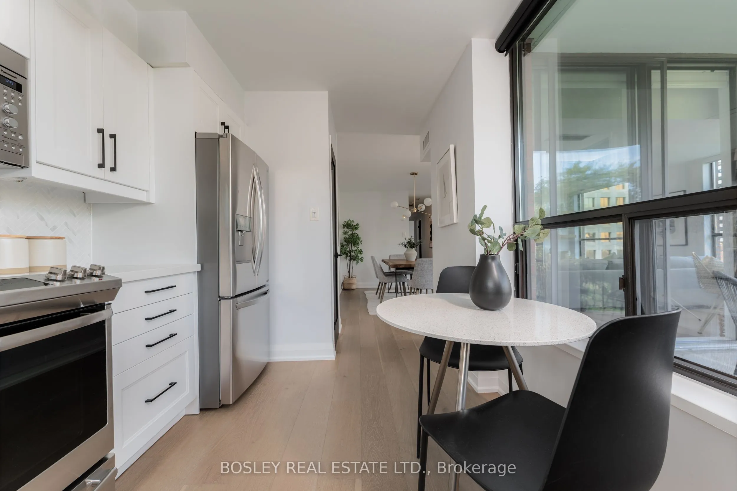 47 St Clair Avenue W, #406