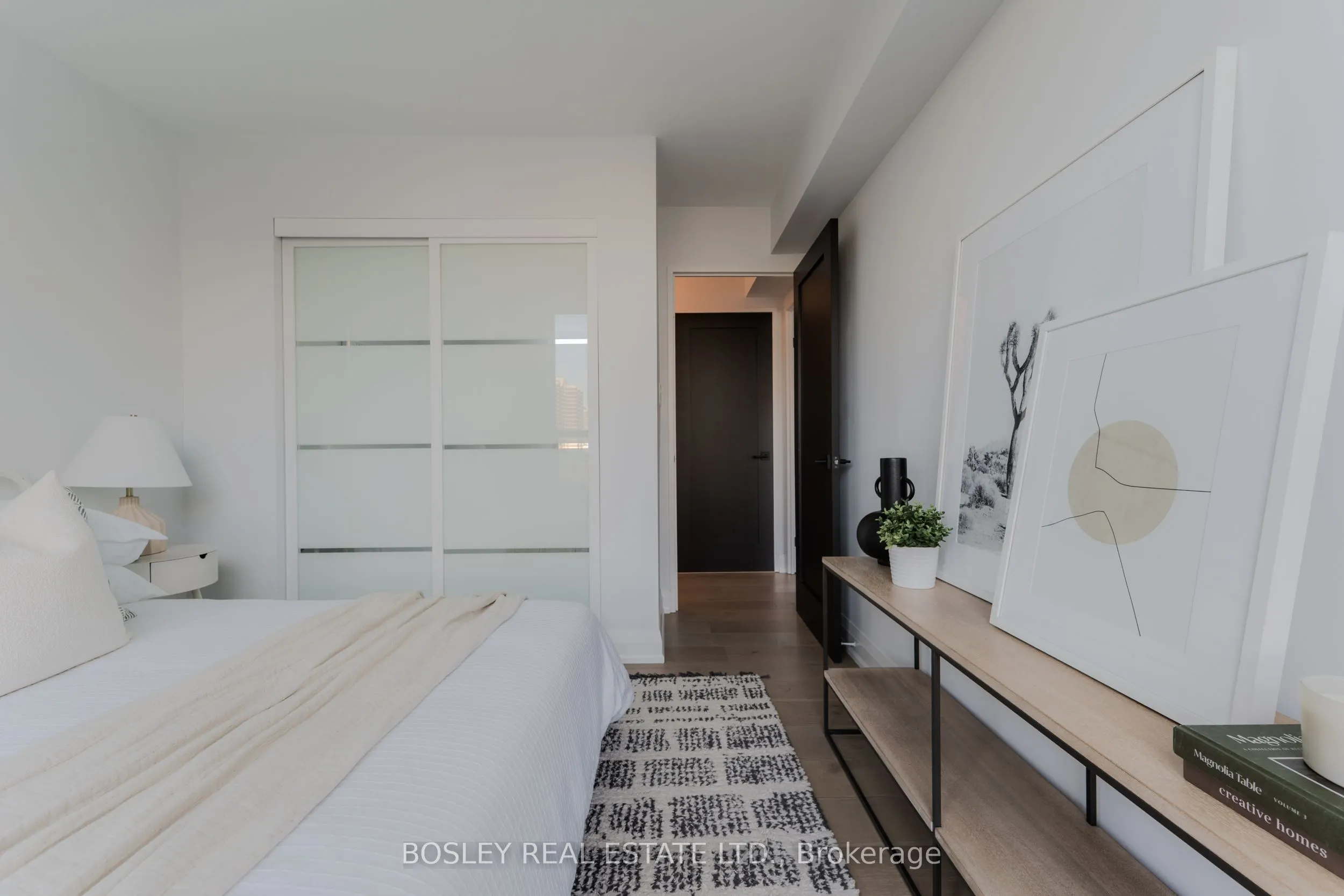 47 St Clair Avenue W, #406