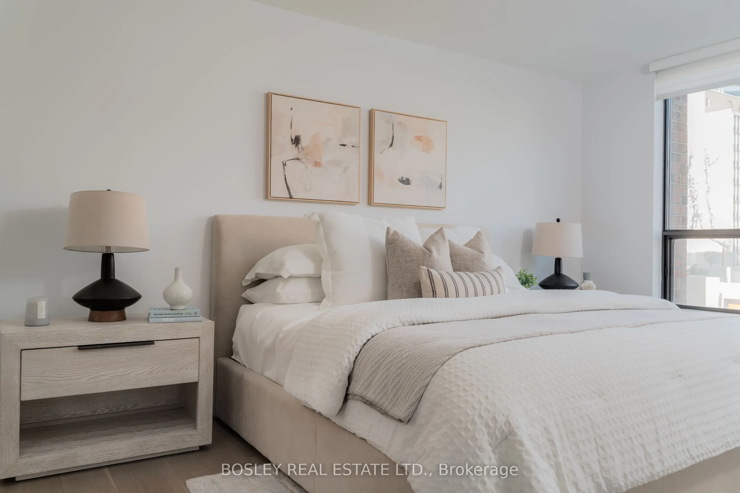 47 St Clair Avenue W, #406