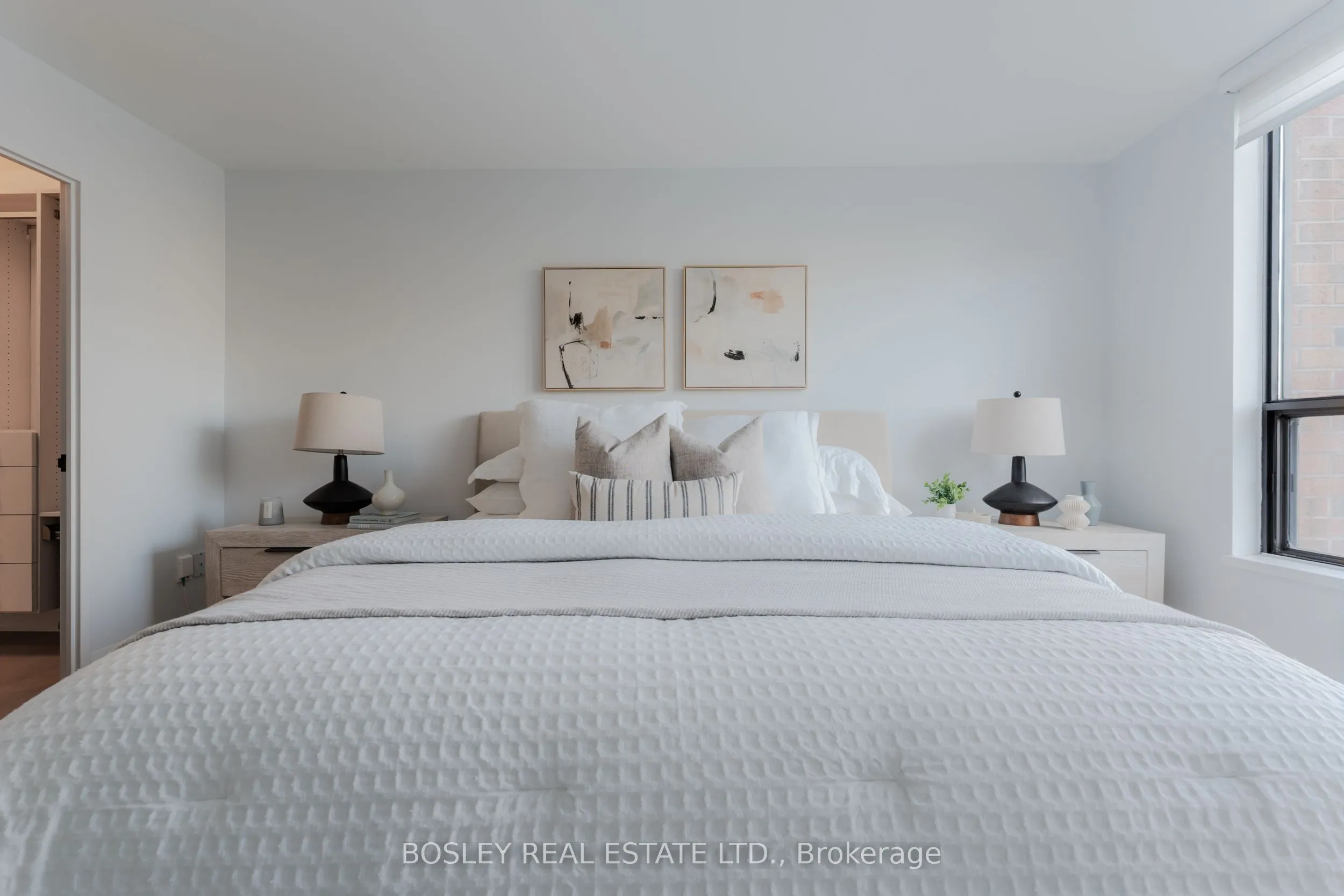 47 St Clair Avenue W, #406