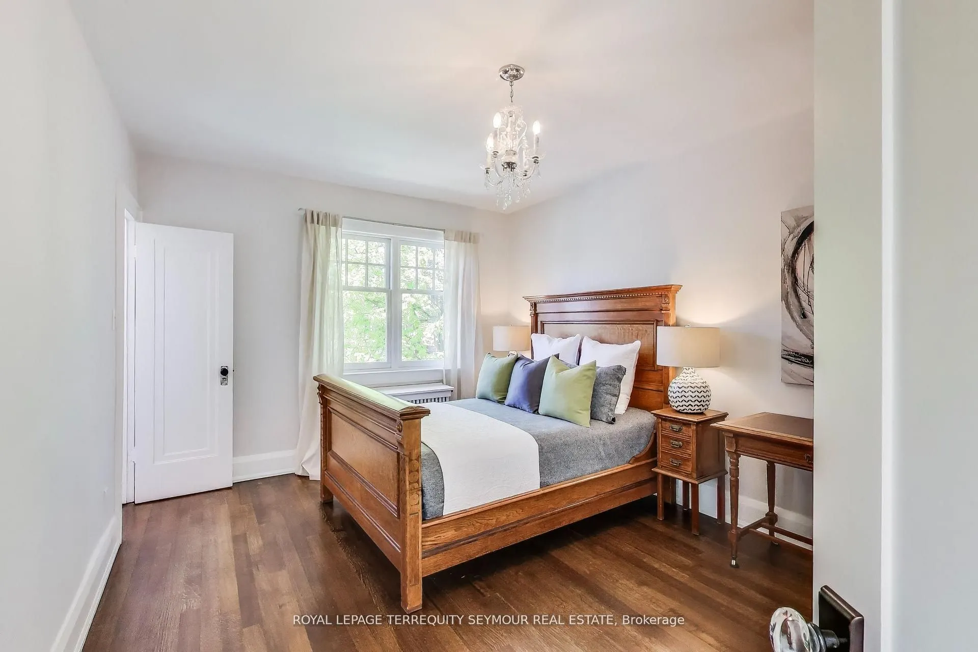 275 Fairlawn Avenue