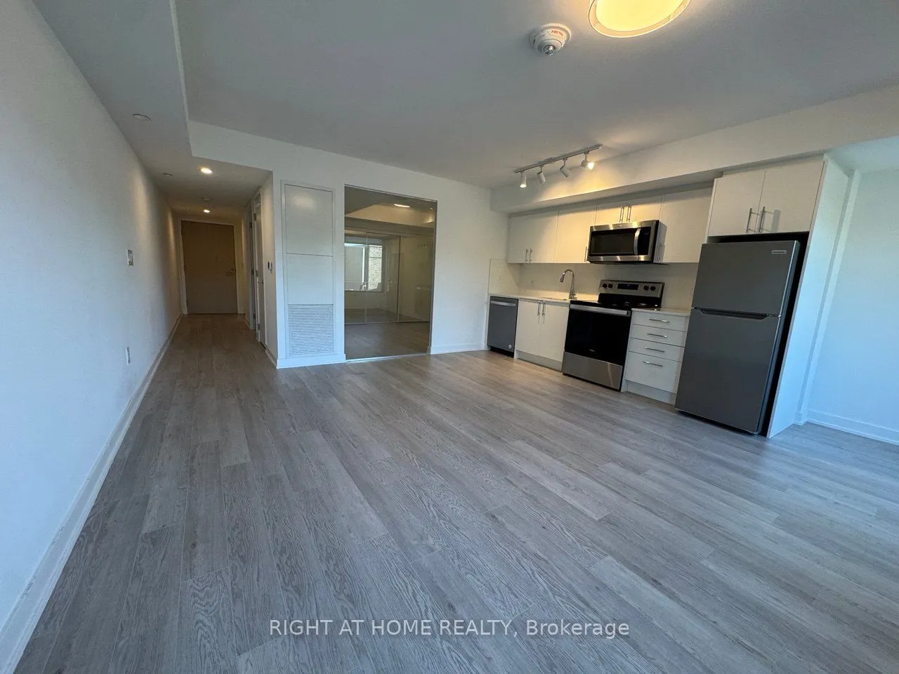 3 Strathgowan Avenue, #313