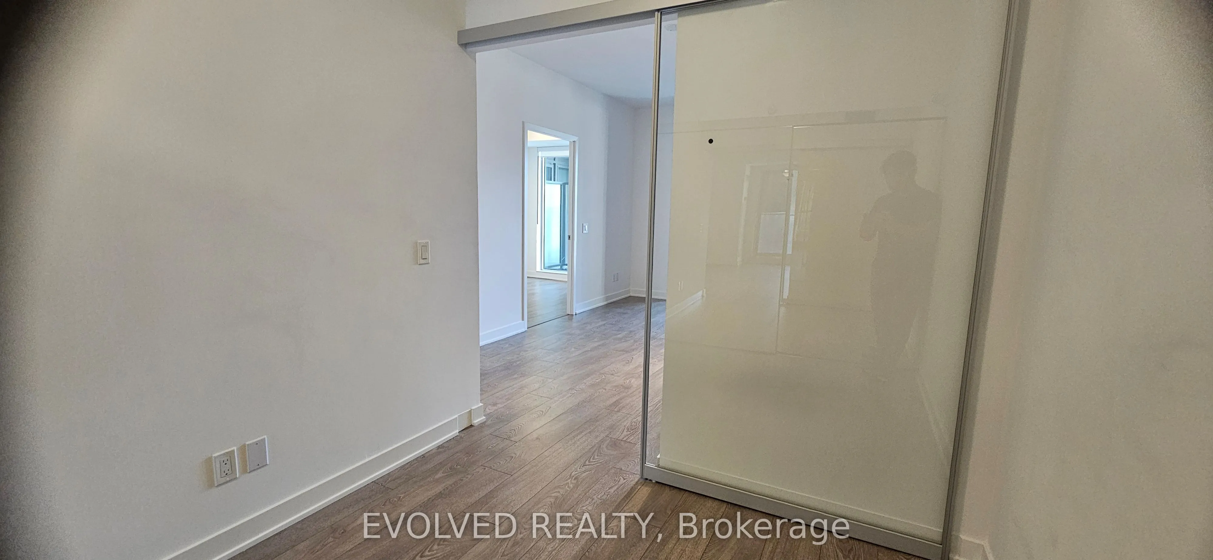 543 Richmond Street W, #918