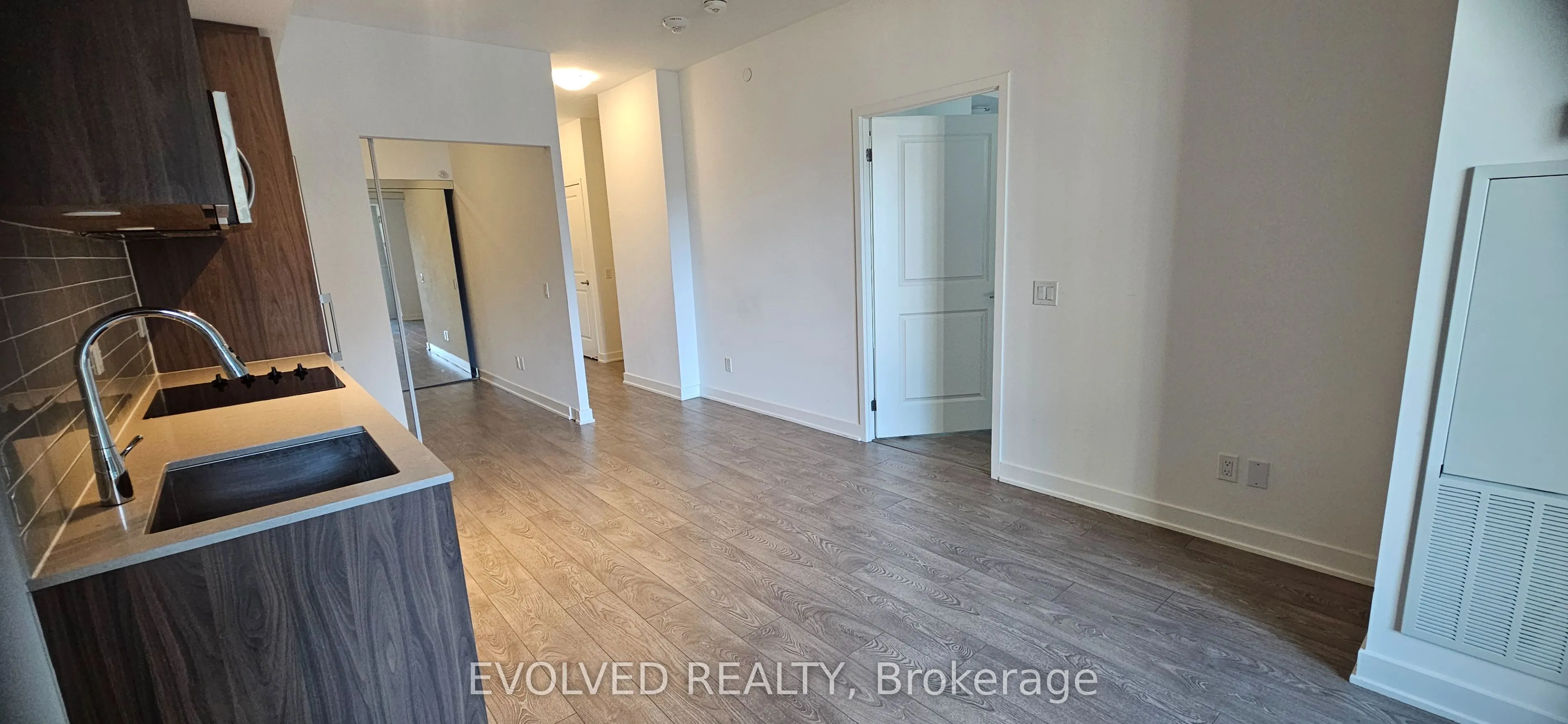 543 Richmond Street W, #918