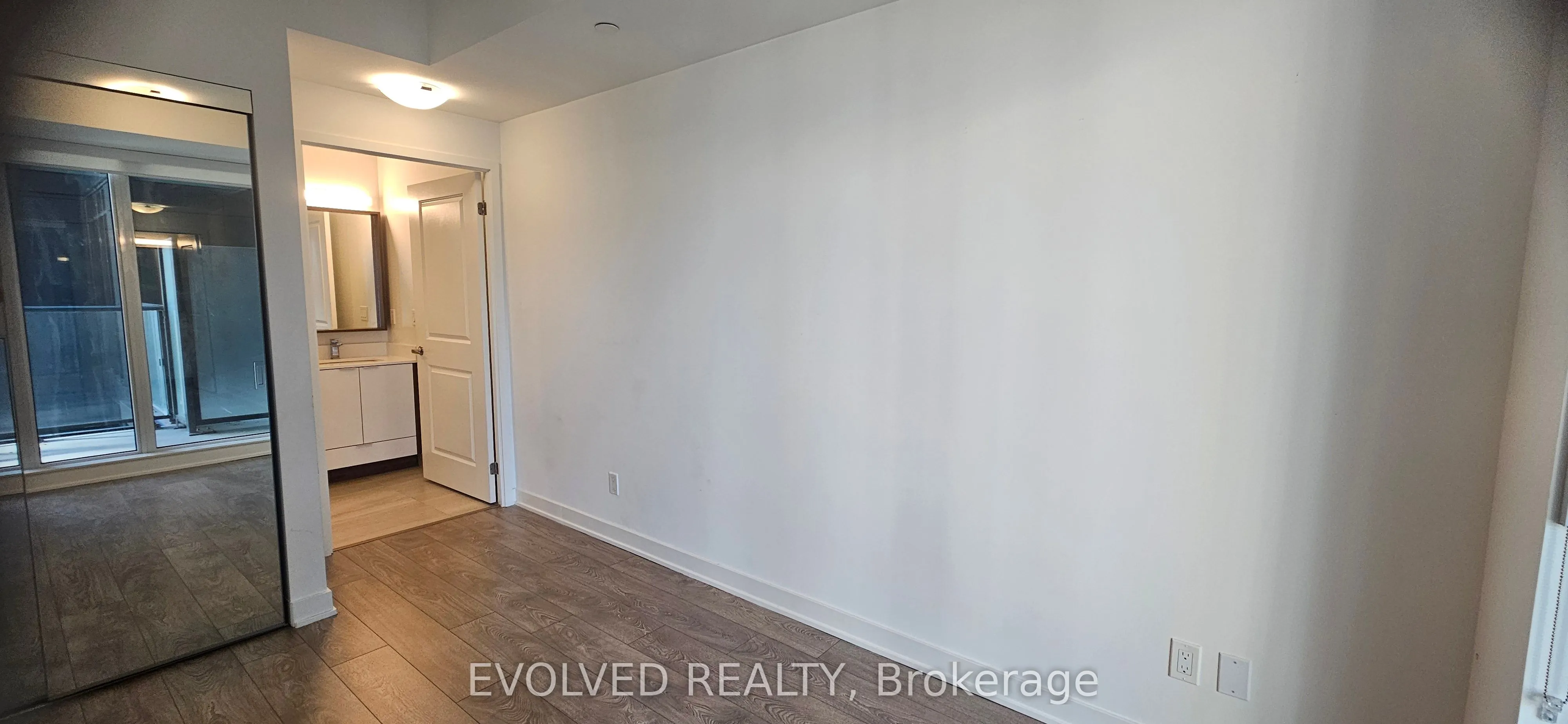 543 Richmond Street W, #918
