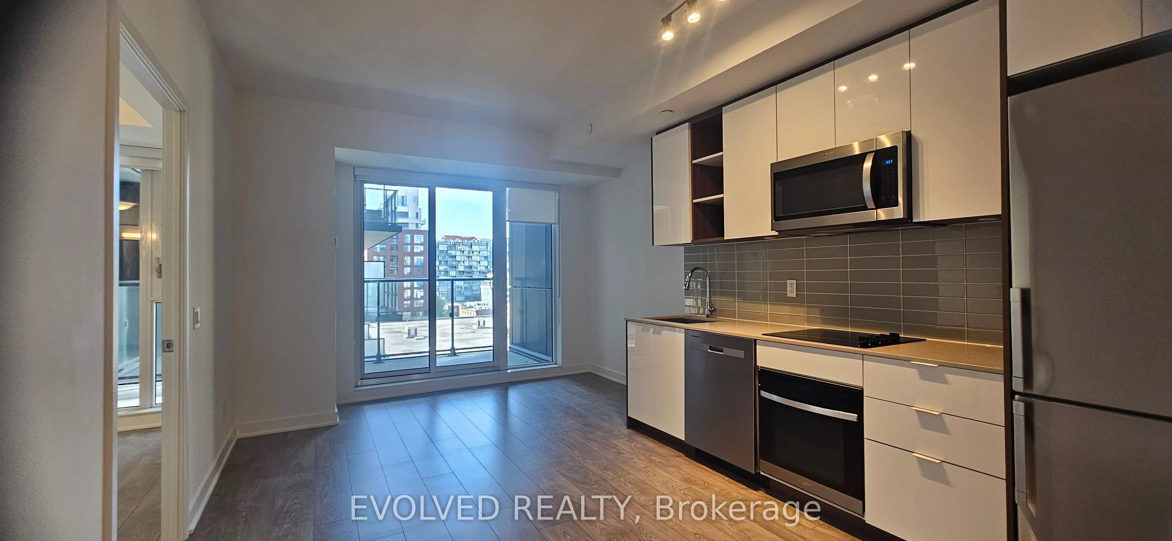 543 Richmond Street W, #918
