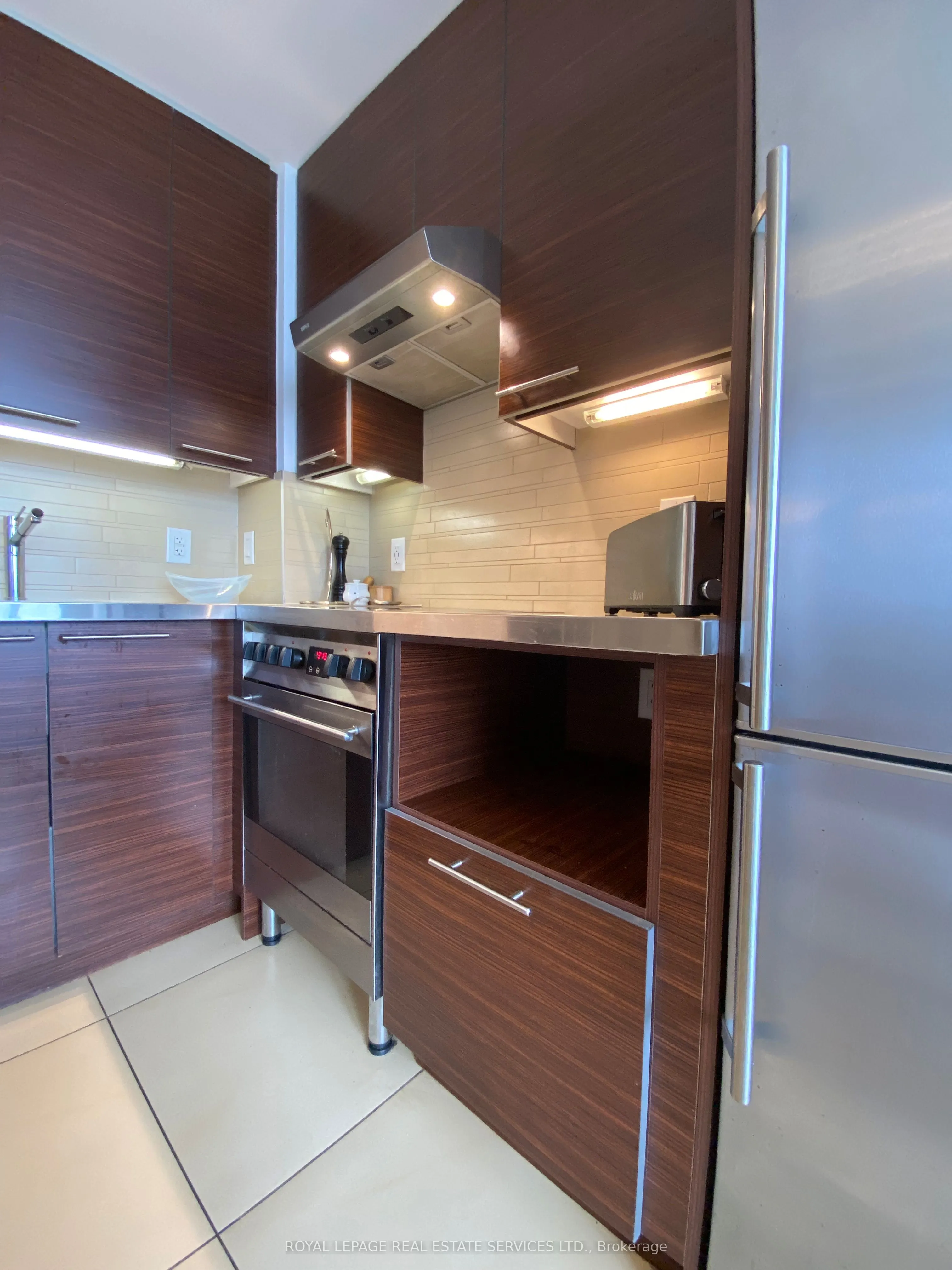 1 Market Street, #1605