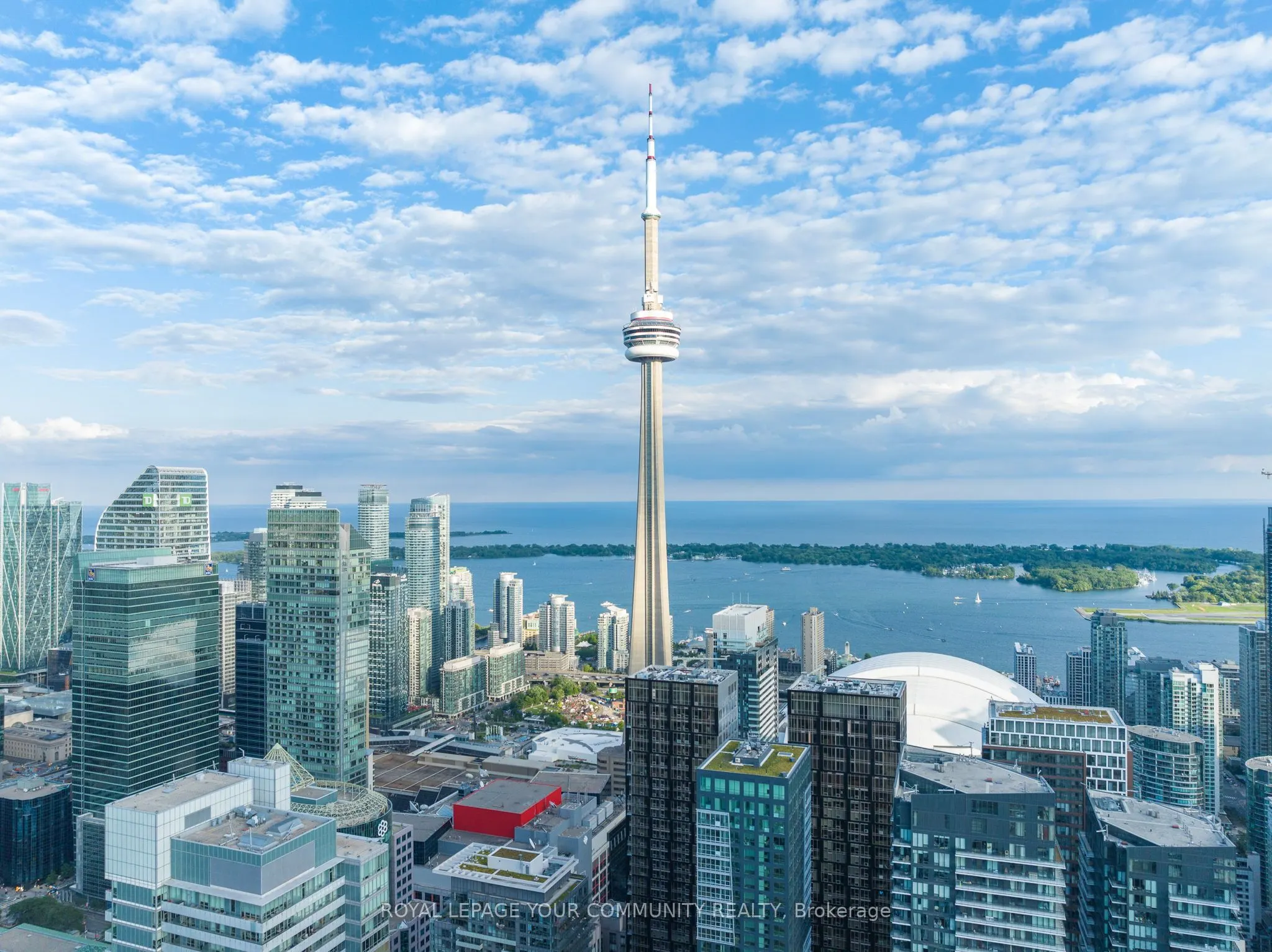 327 King Street W, #4702