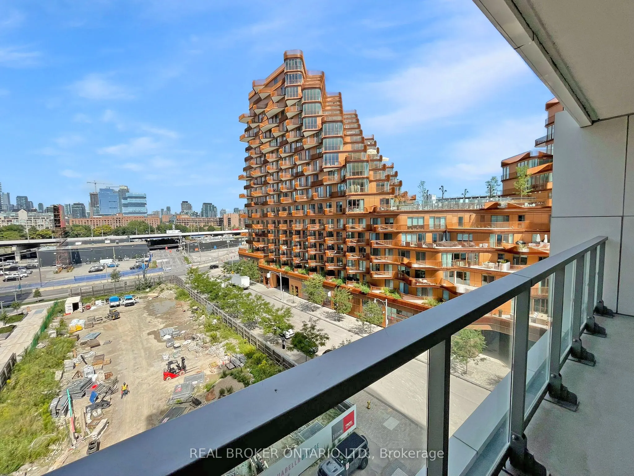 118 Merchants' Wharf, #612