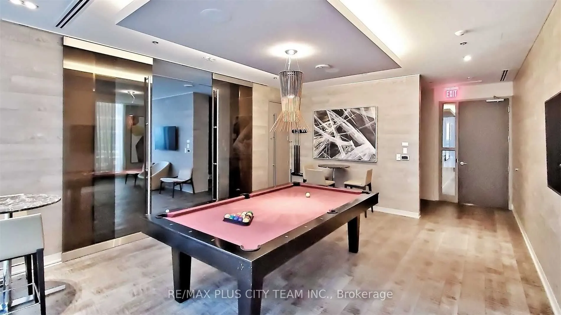 88 Scott Street, #1008