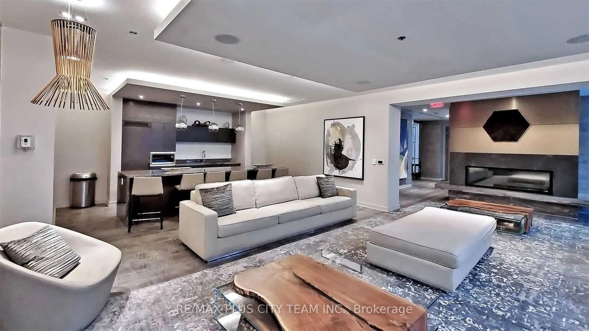 88 Scott Street, #1008