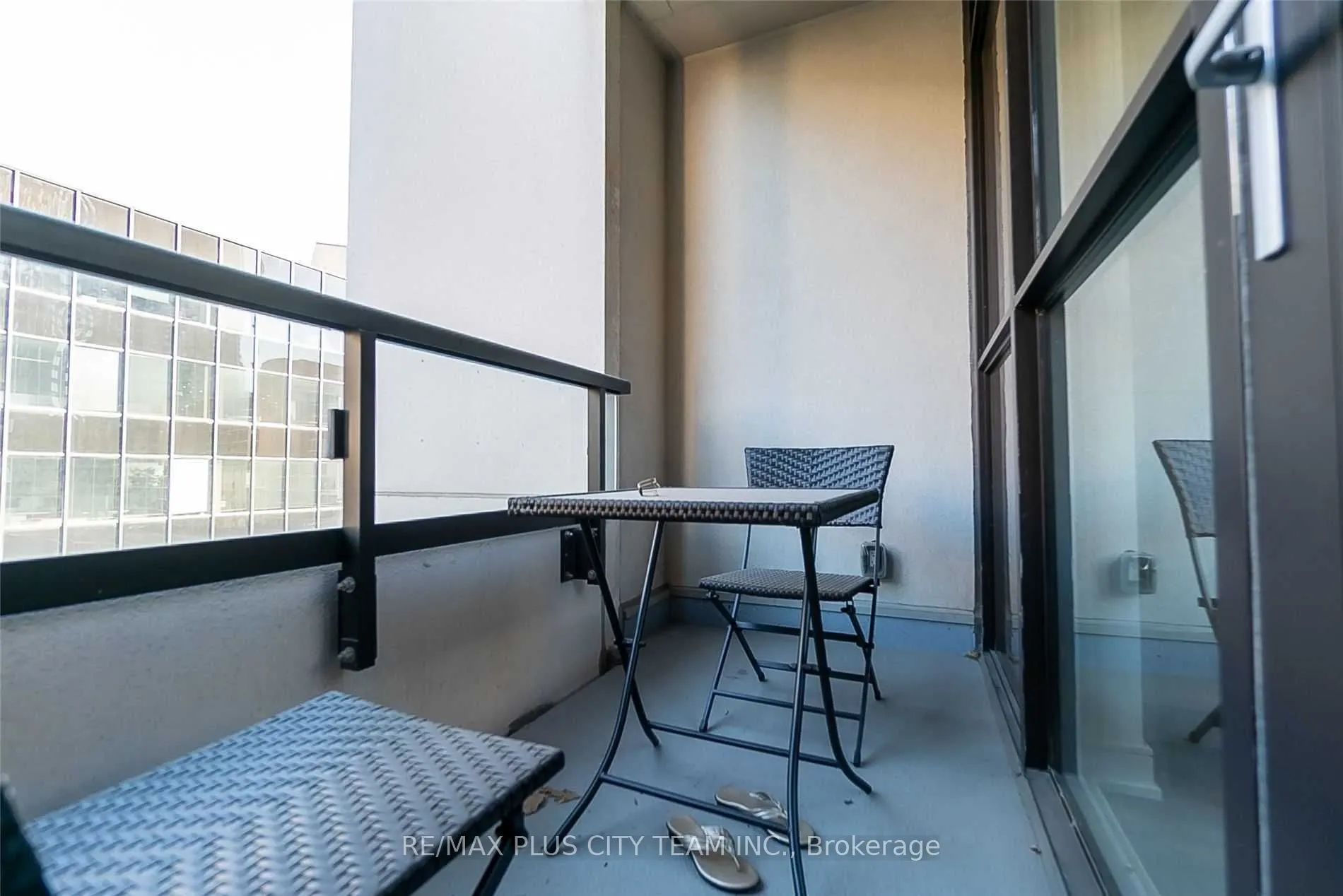 88 Scott Street, #1008