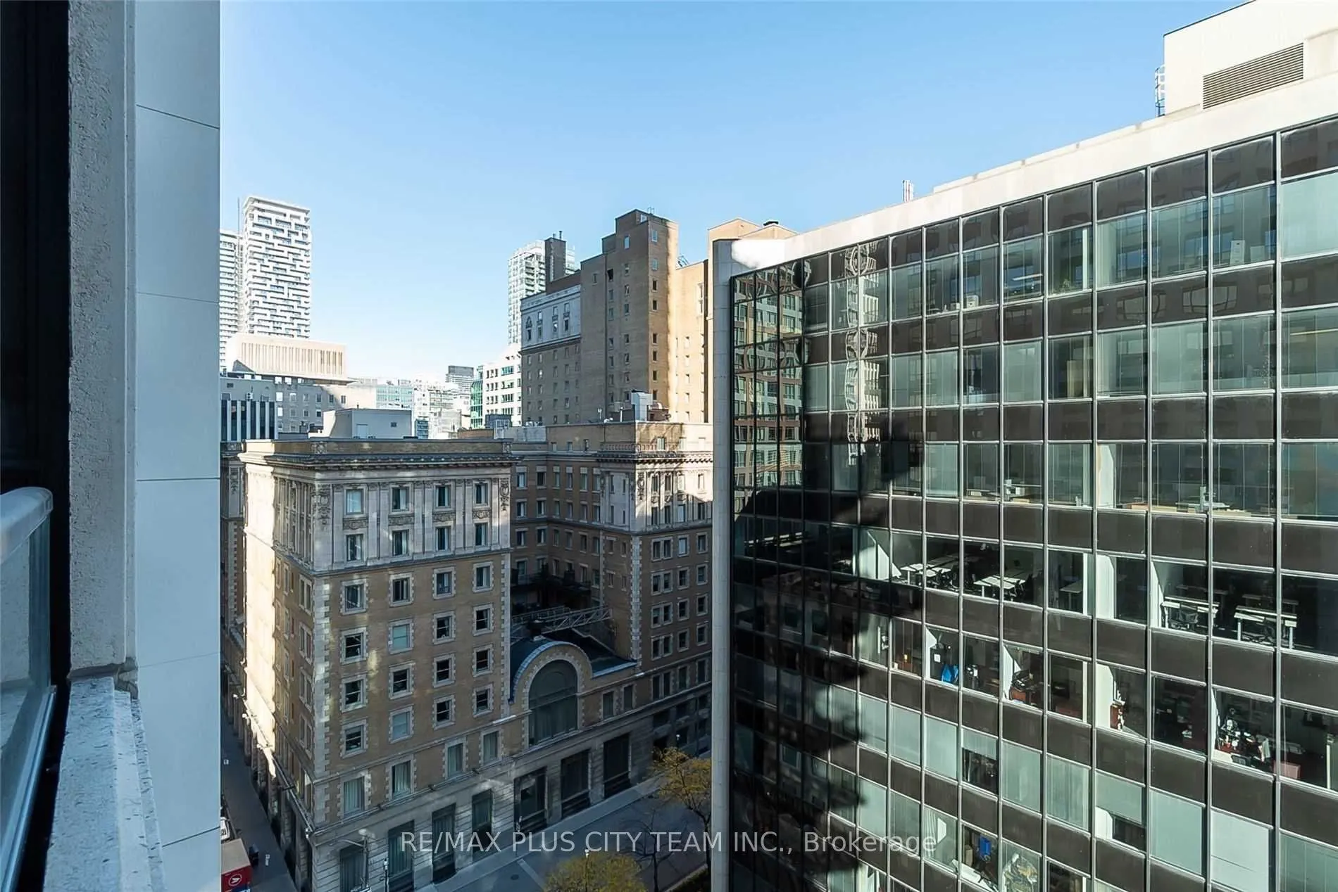 88 Scott Street, #1008