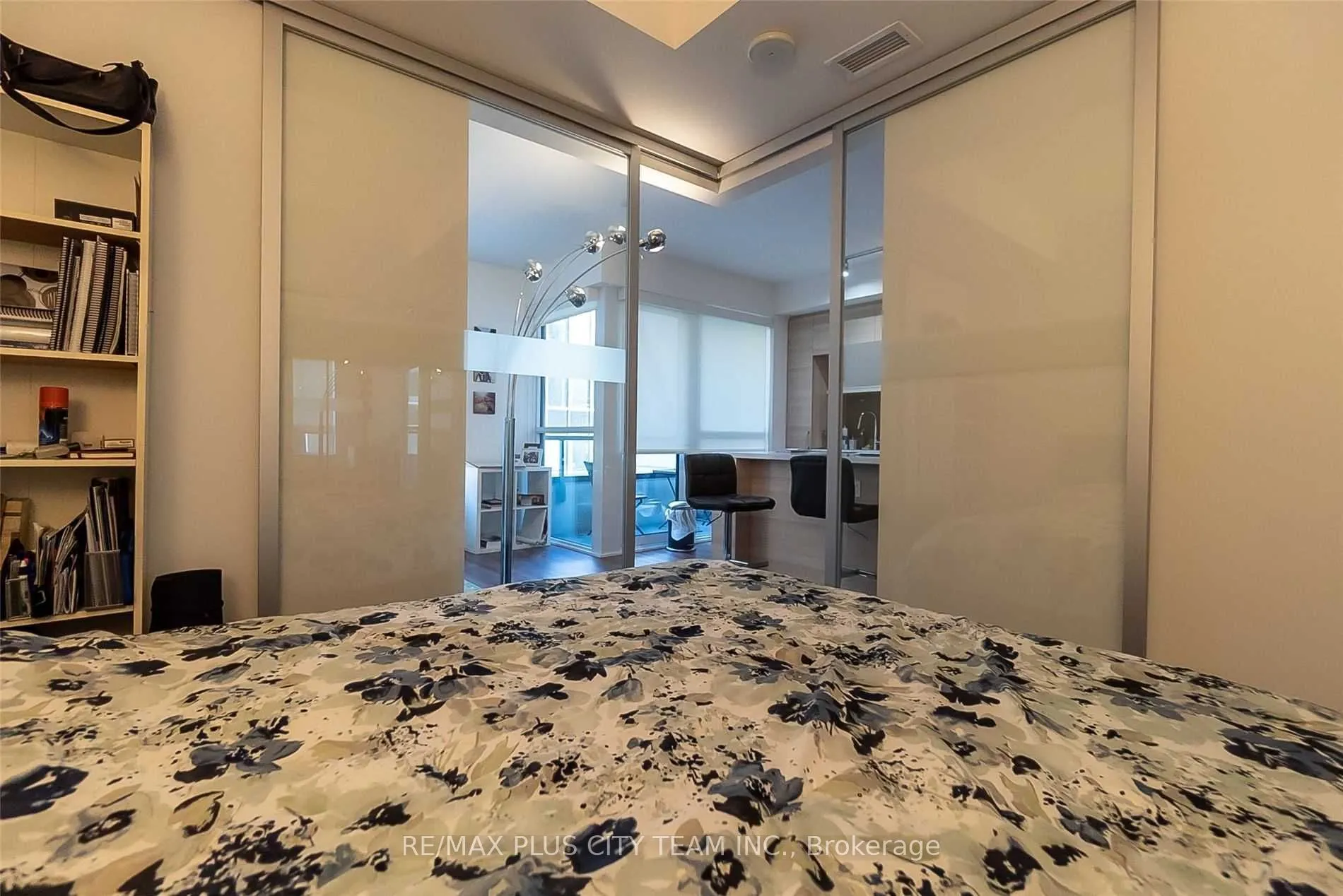 88 Scott Street, #1008