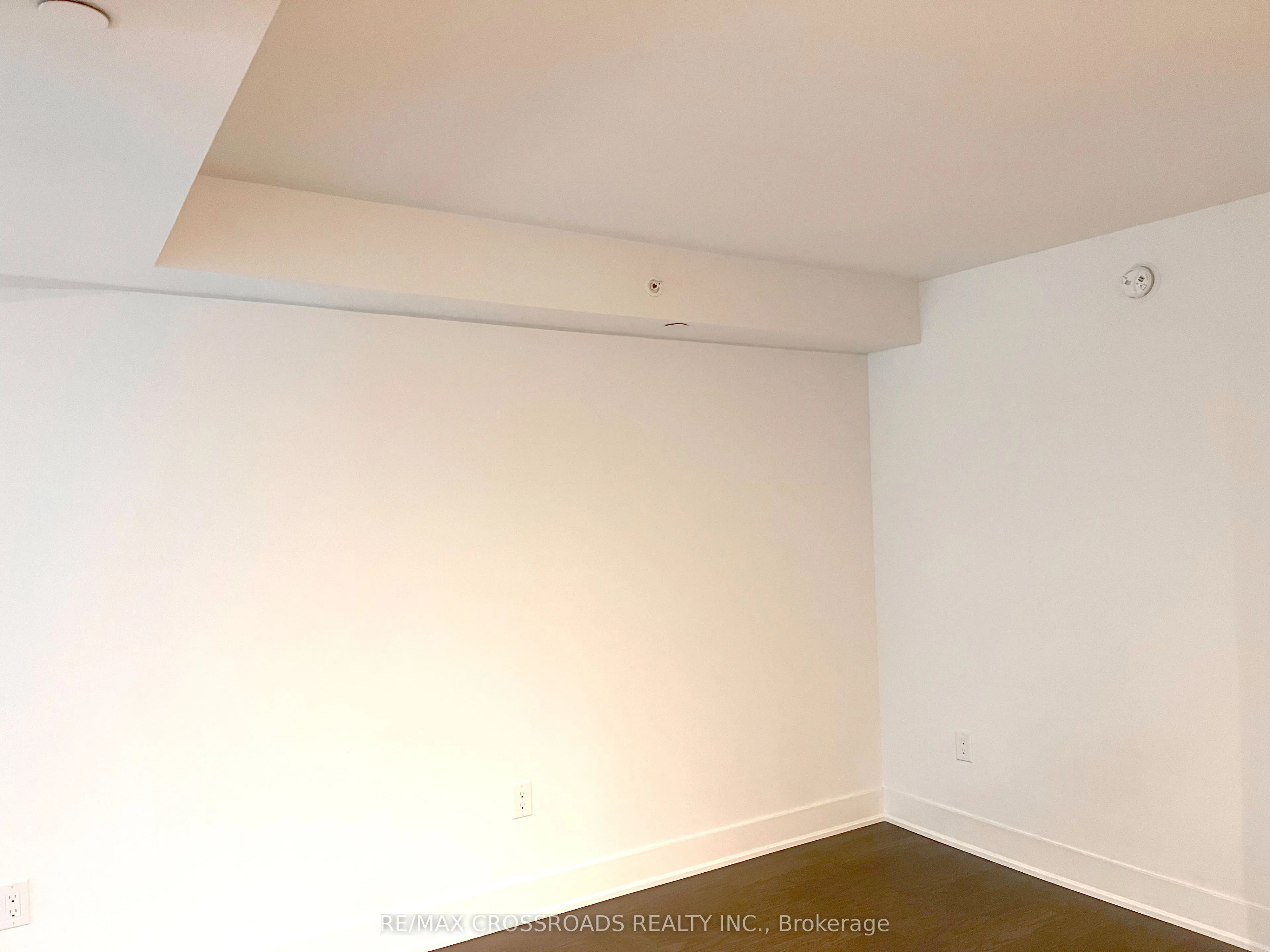 955 Bay Street, #914