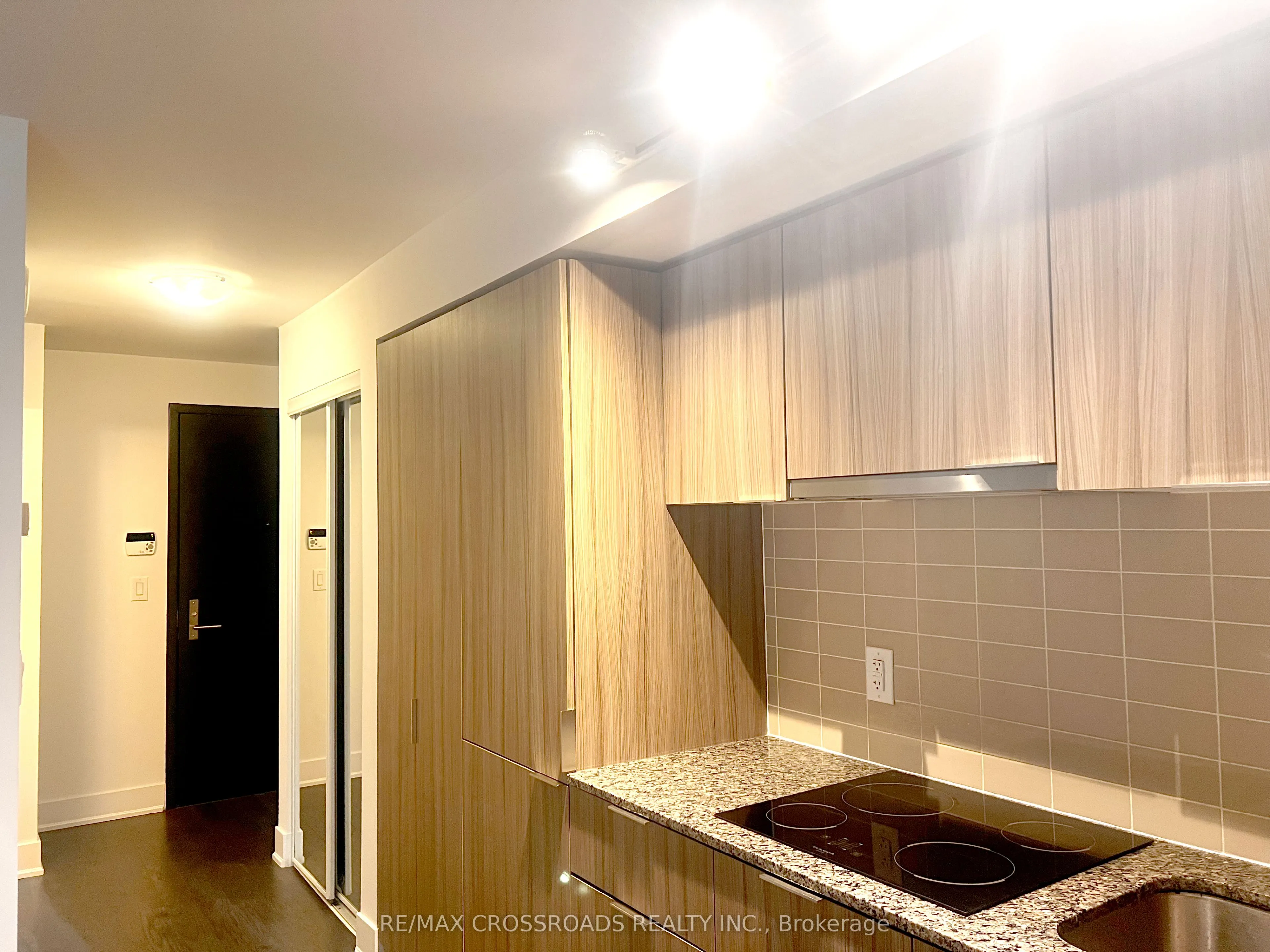 955 Bay Street, #914