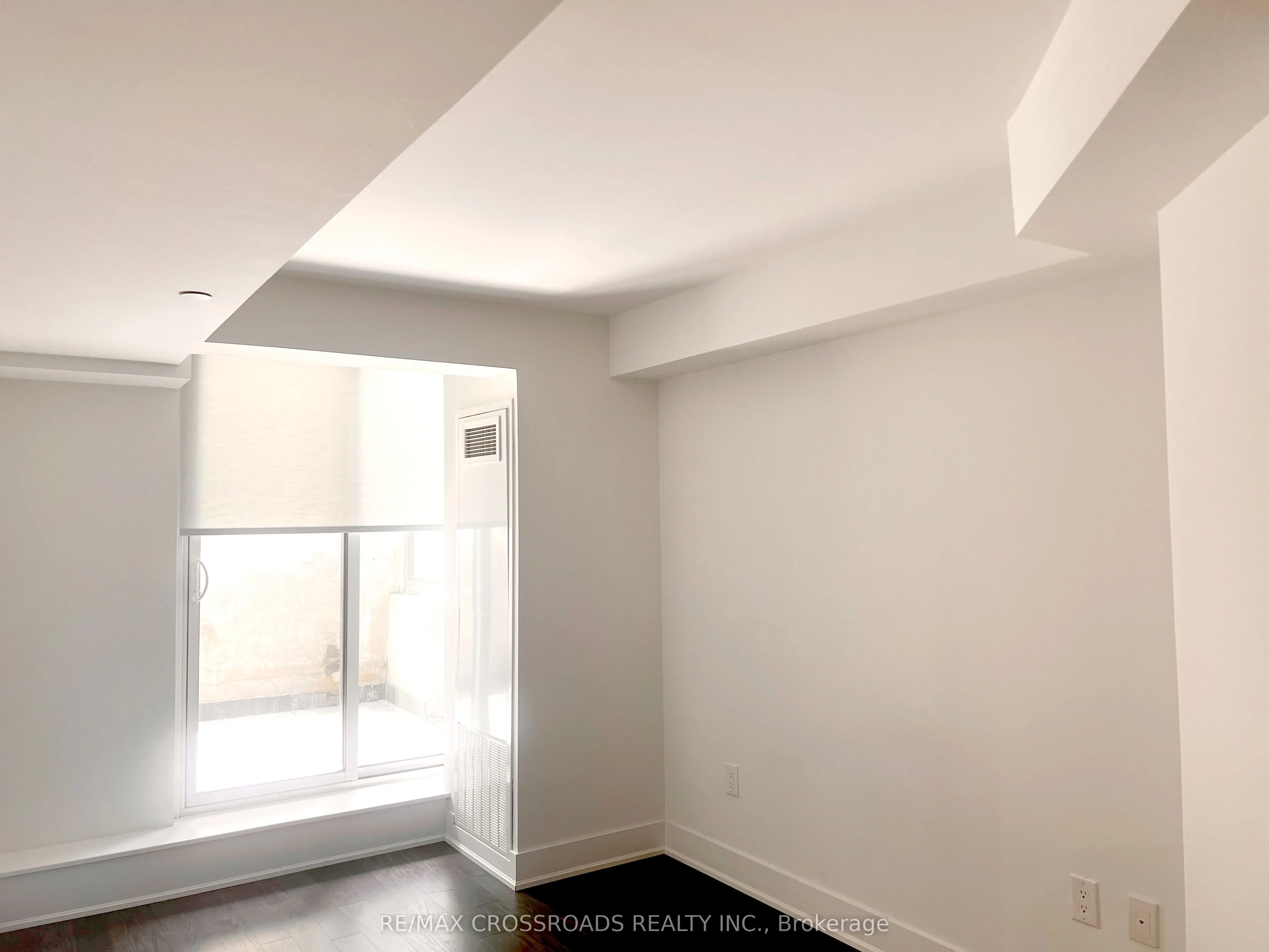 955 Bay Street, #914