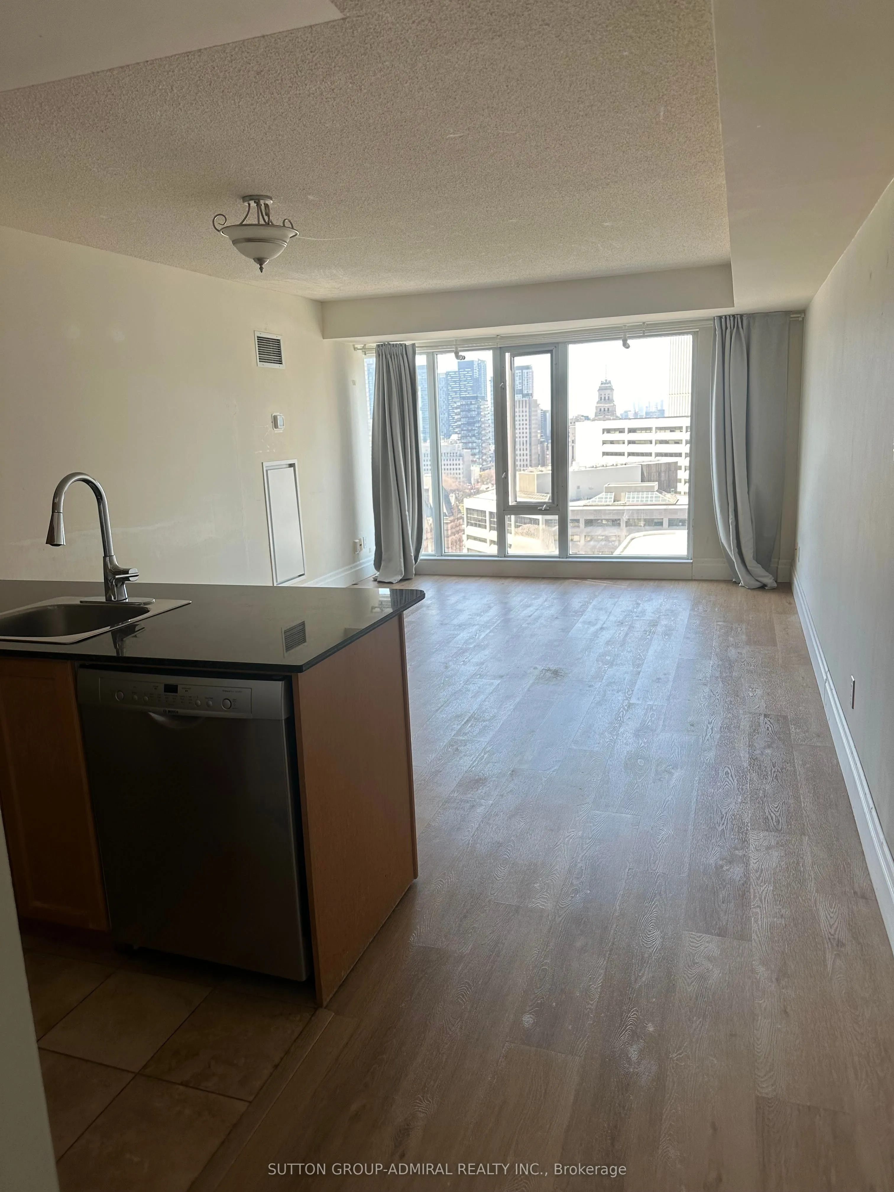 210 Victoria Street, #2110
