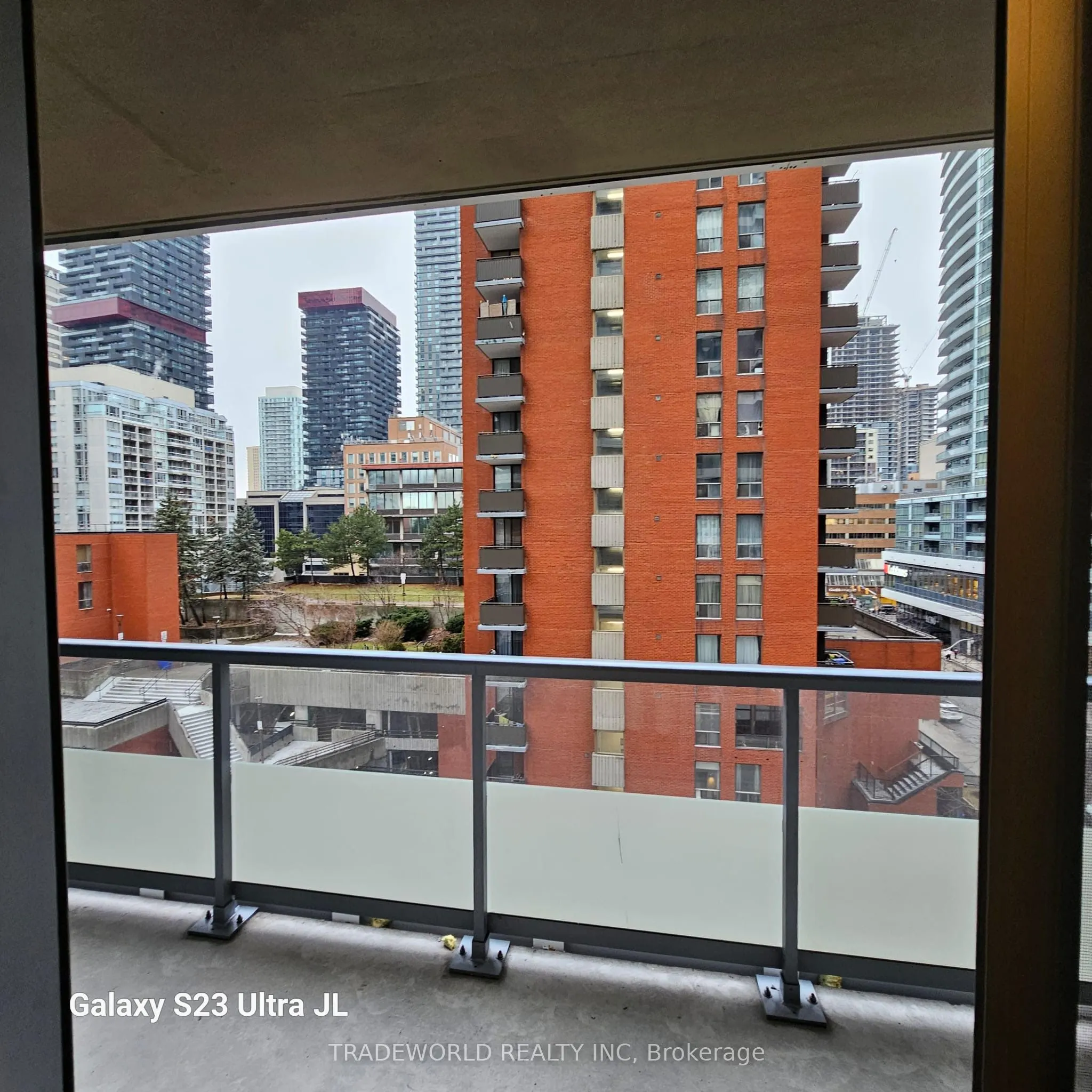 50 Dunfield Avenue, #718