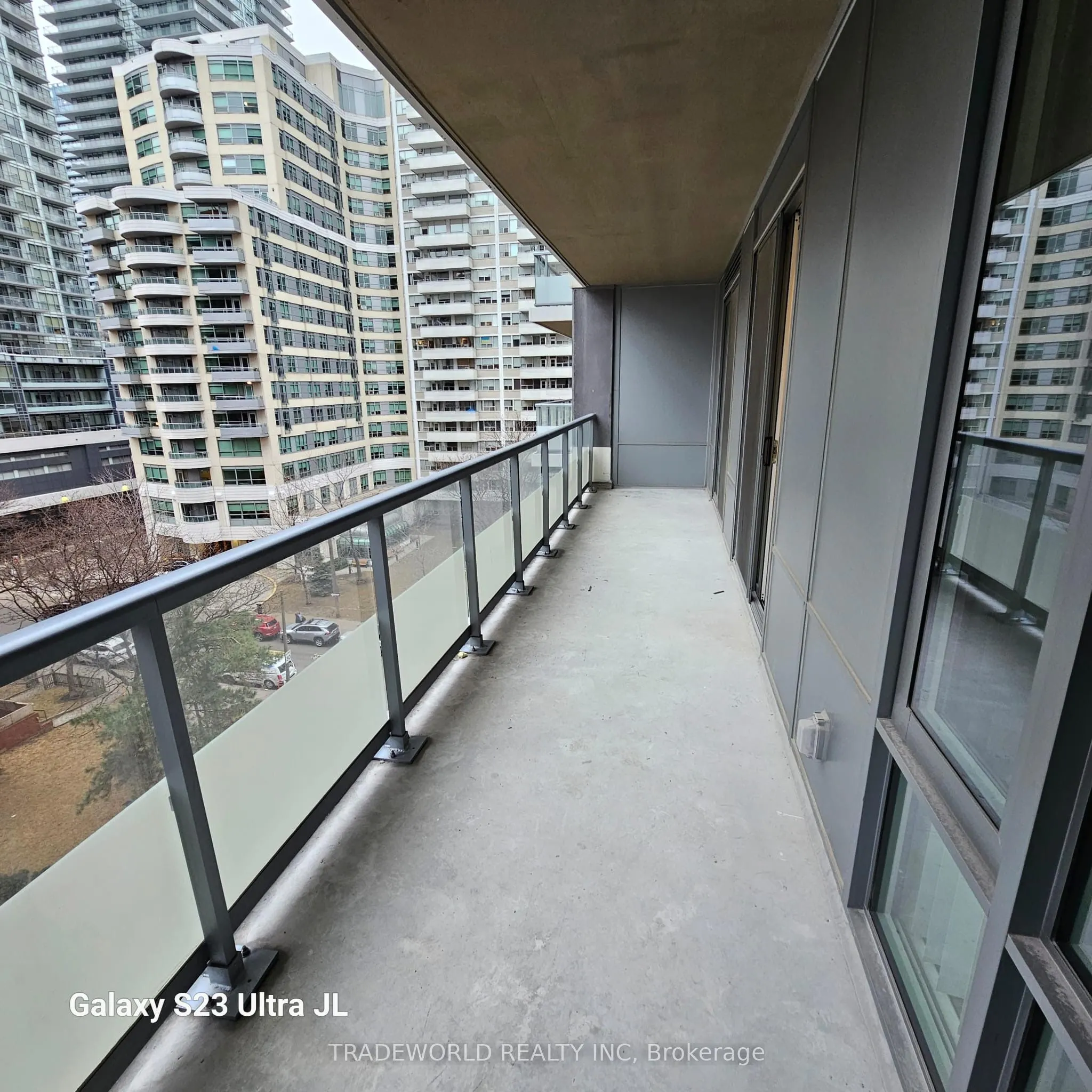 50 Dunfield Avenue, #718