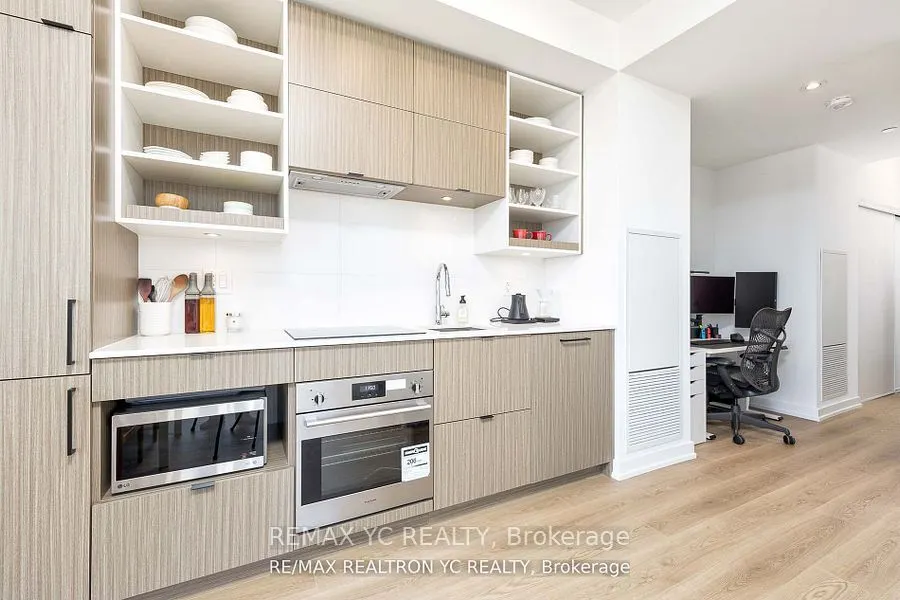 20 Edward Street, #2516