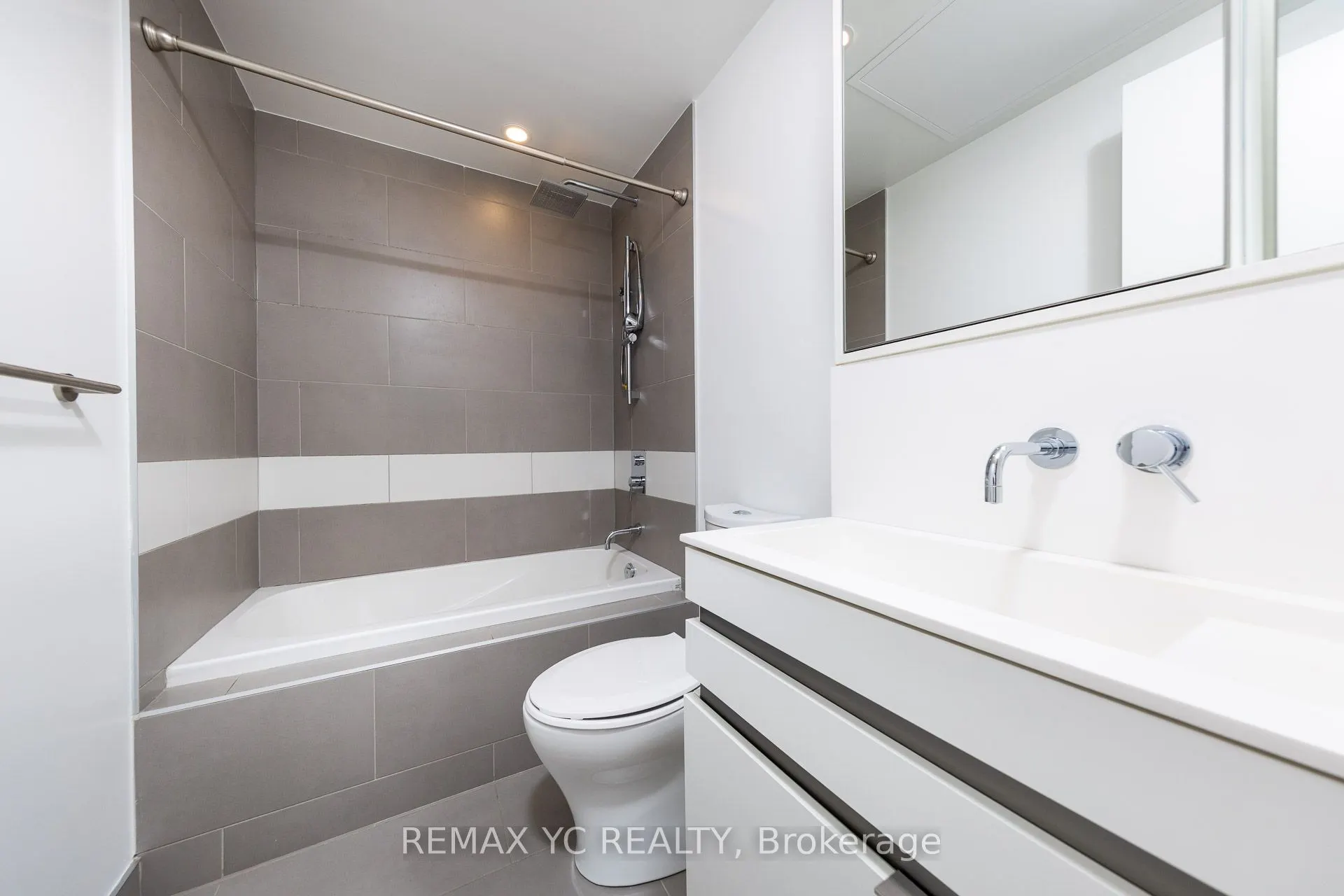 197 Yonge Street, #5104
