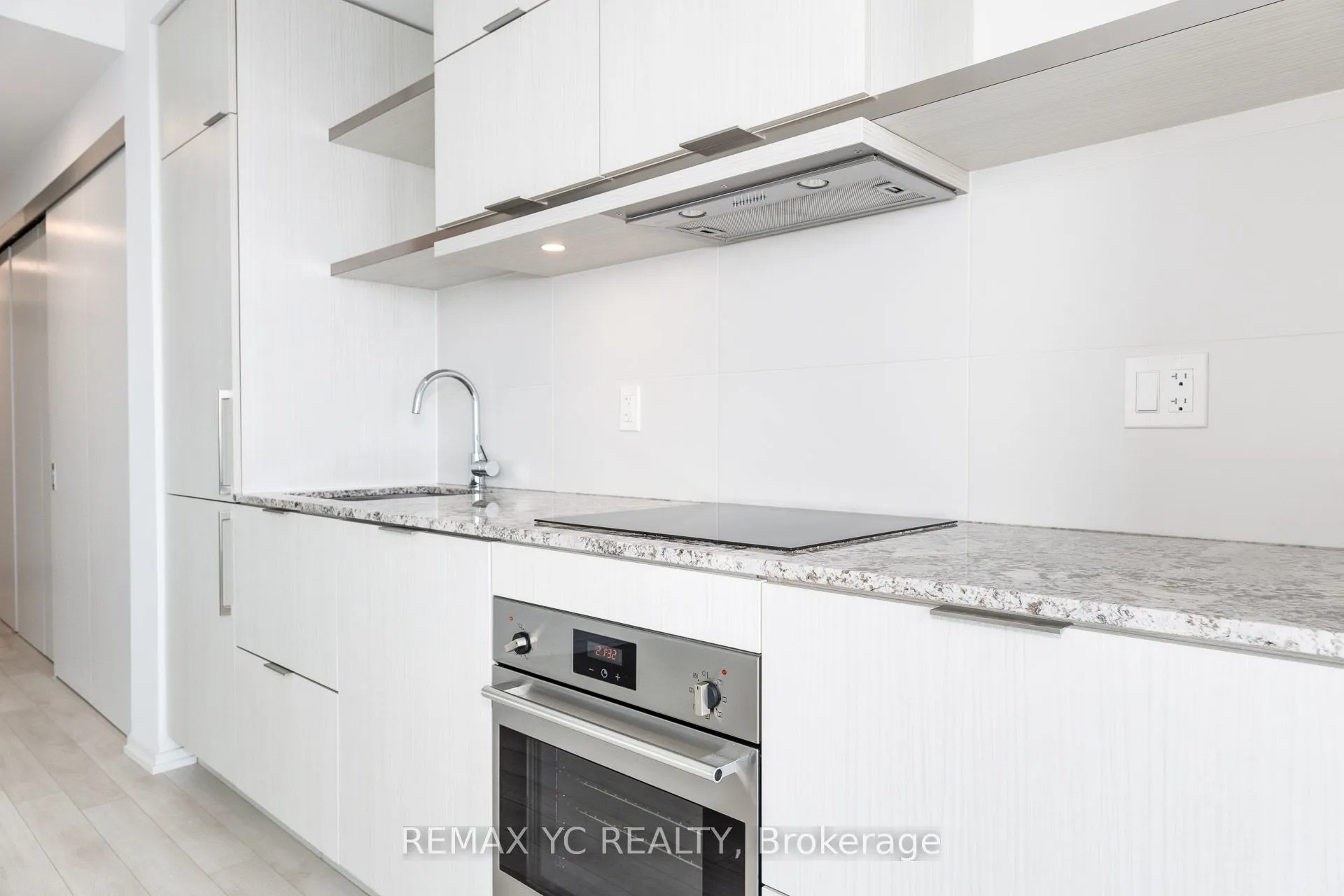197 Yonge Street, #5104