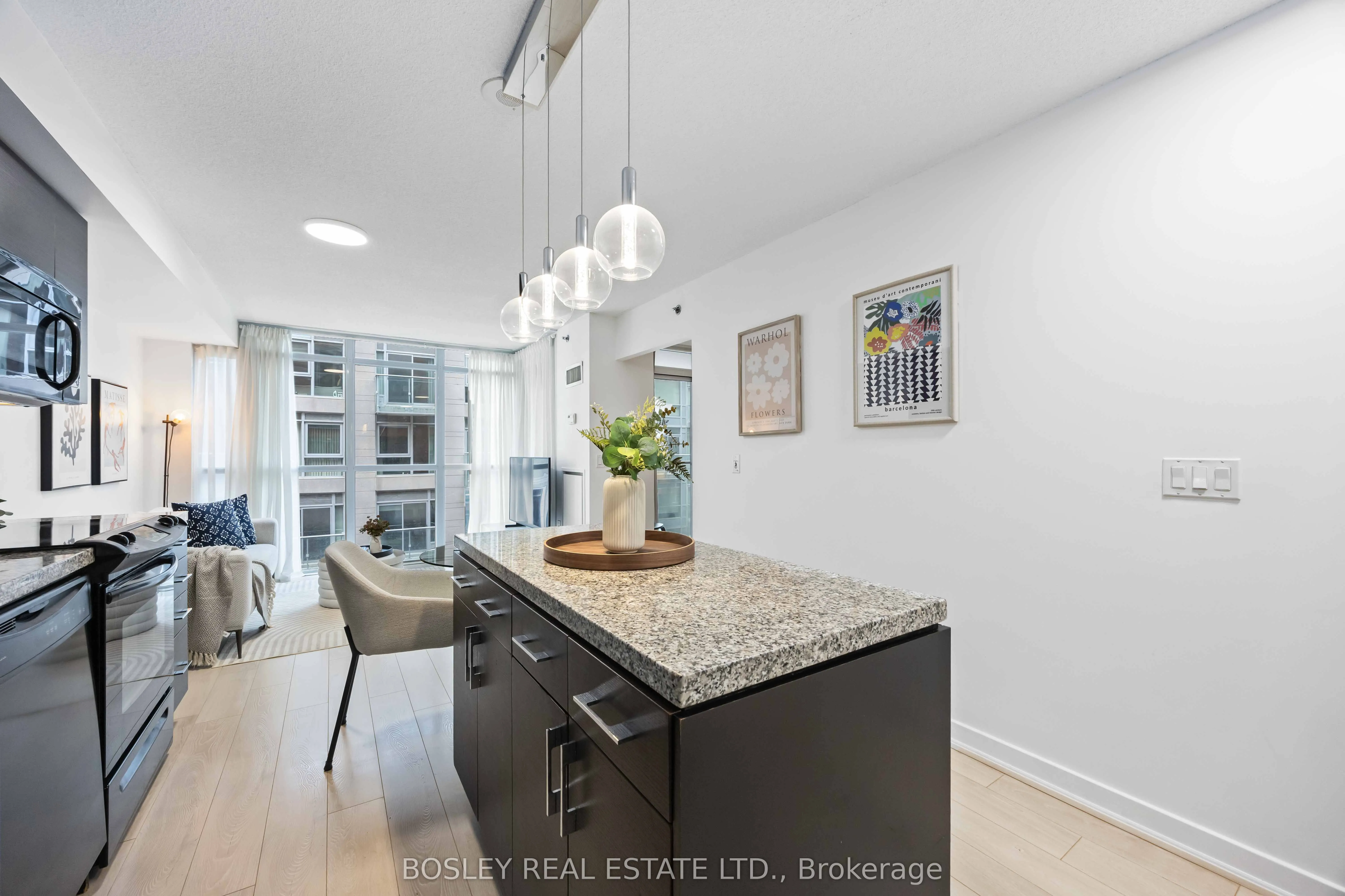 21 Nelson Street, #512
