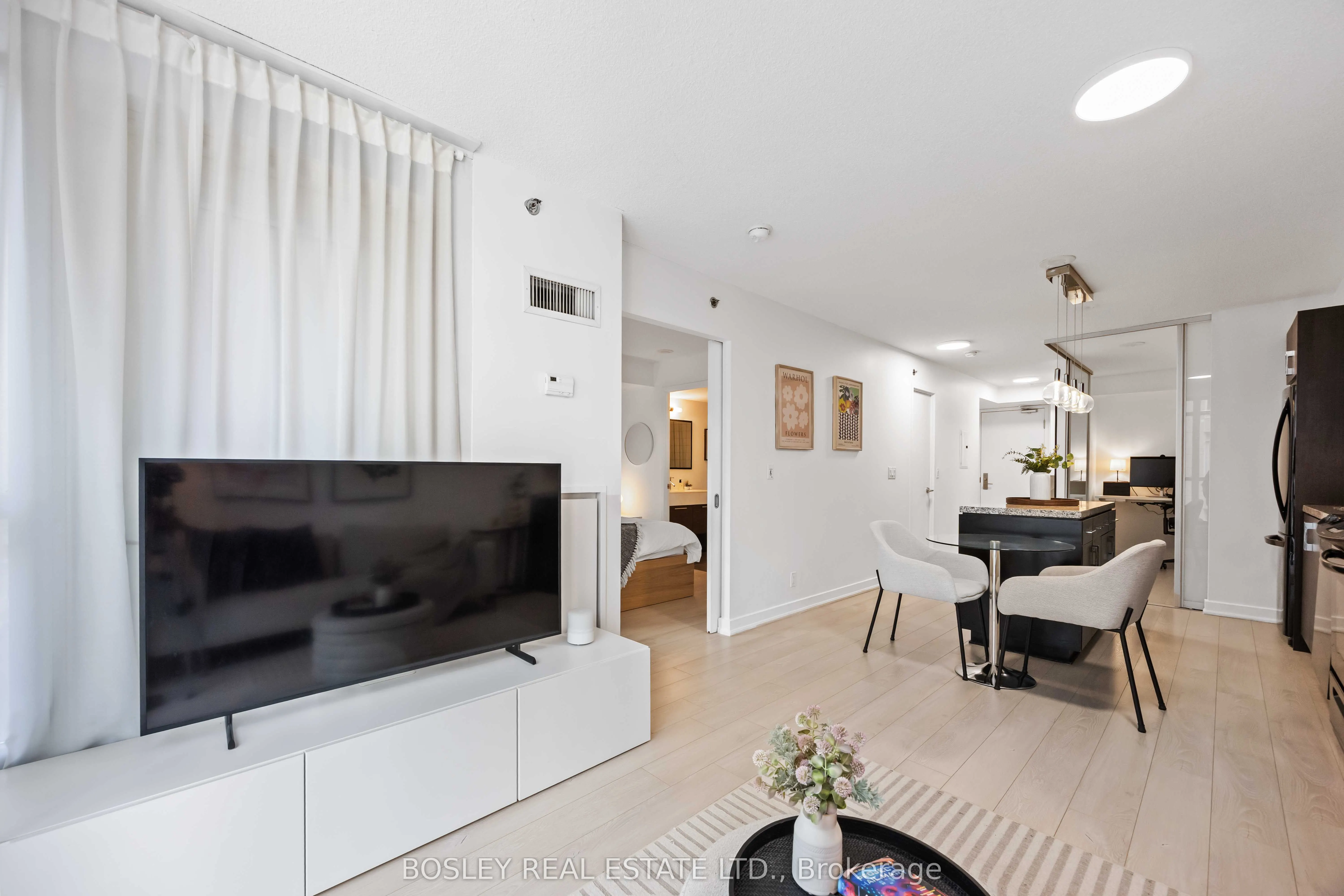 21 Nelson Street, #512