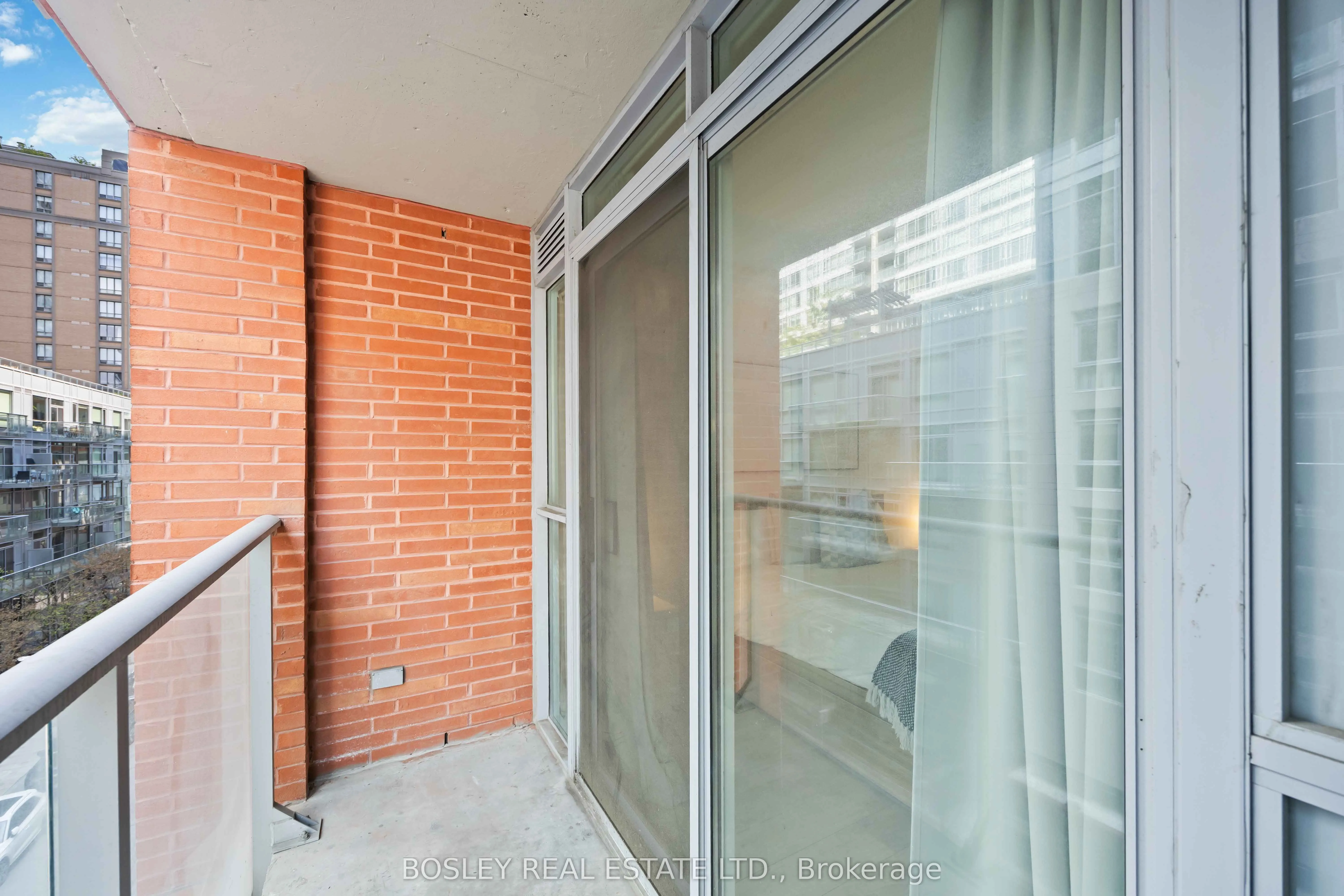21 Nelson Street, #512