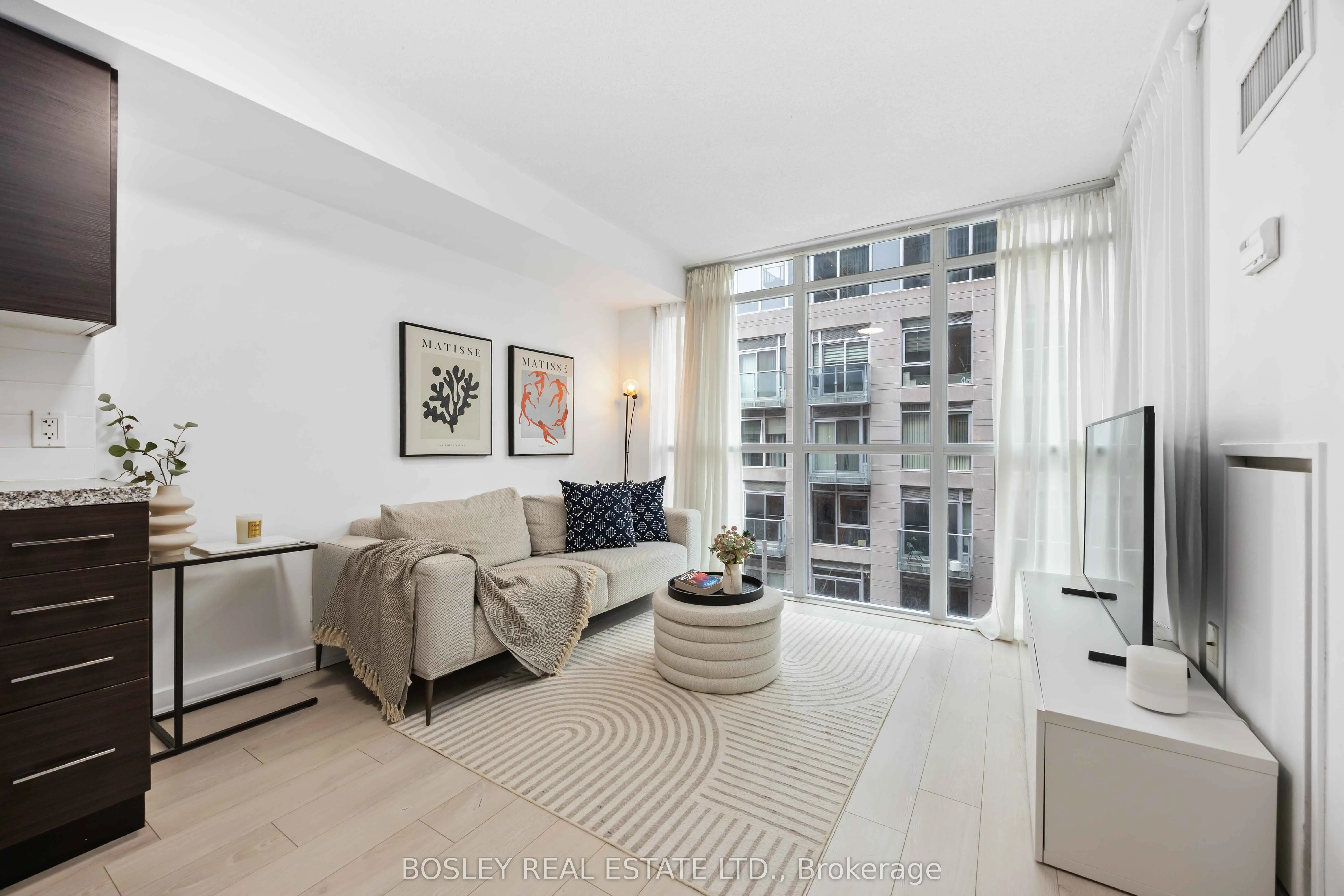 21 Nelson Street, #512