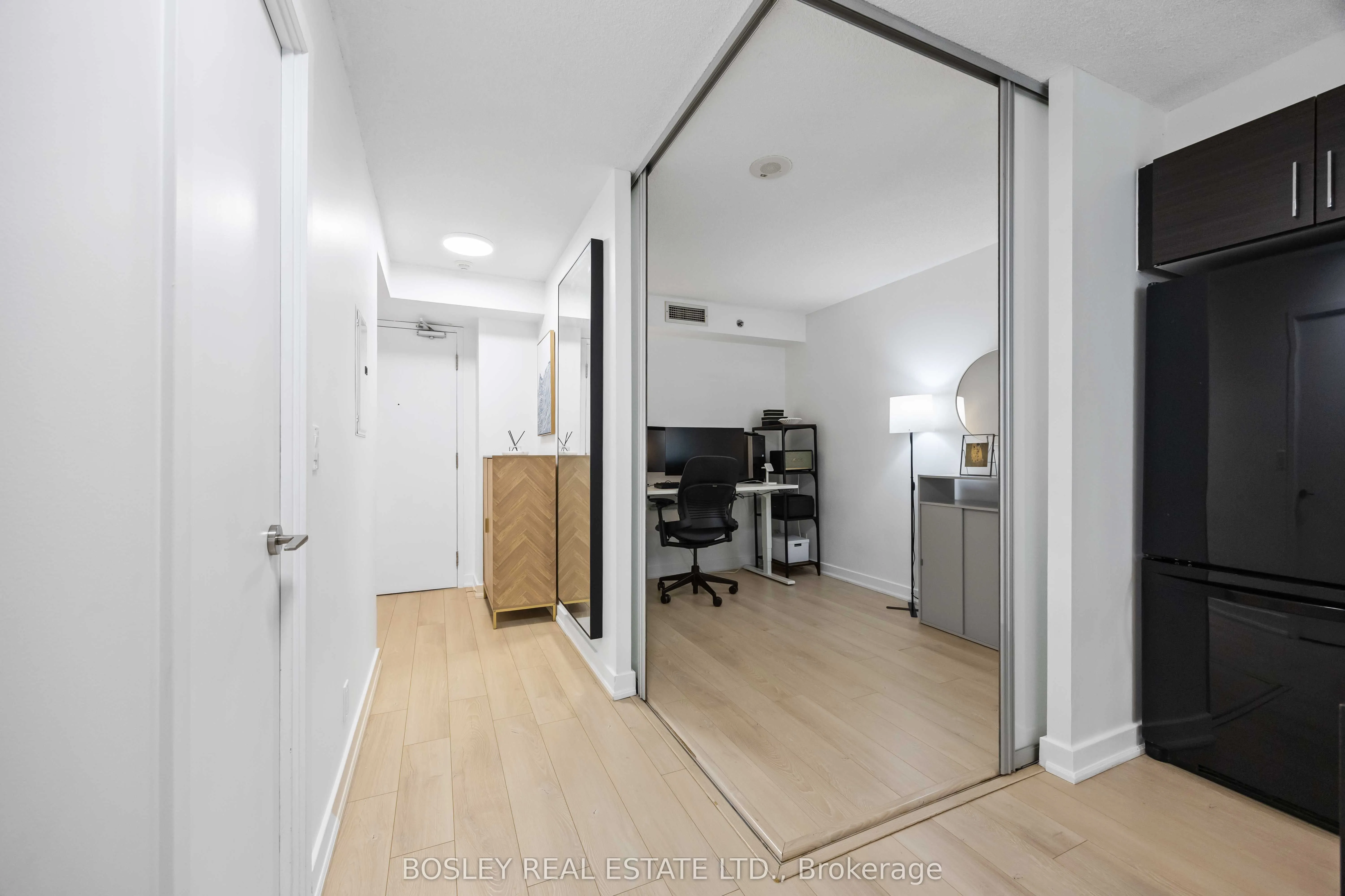 21 Nelson Street, #512