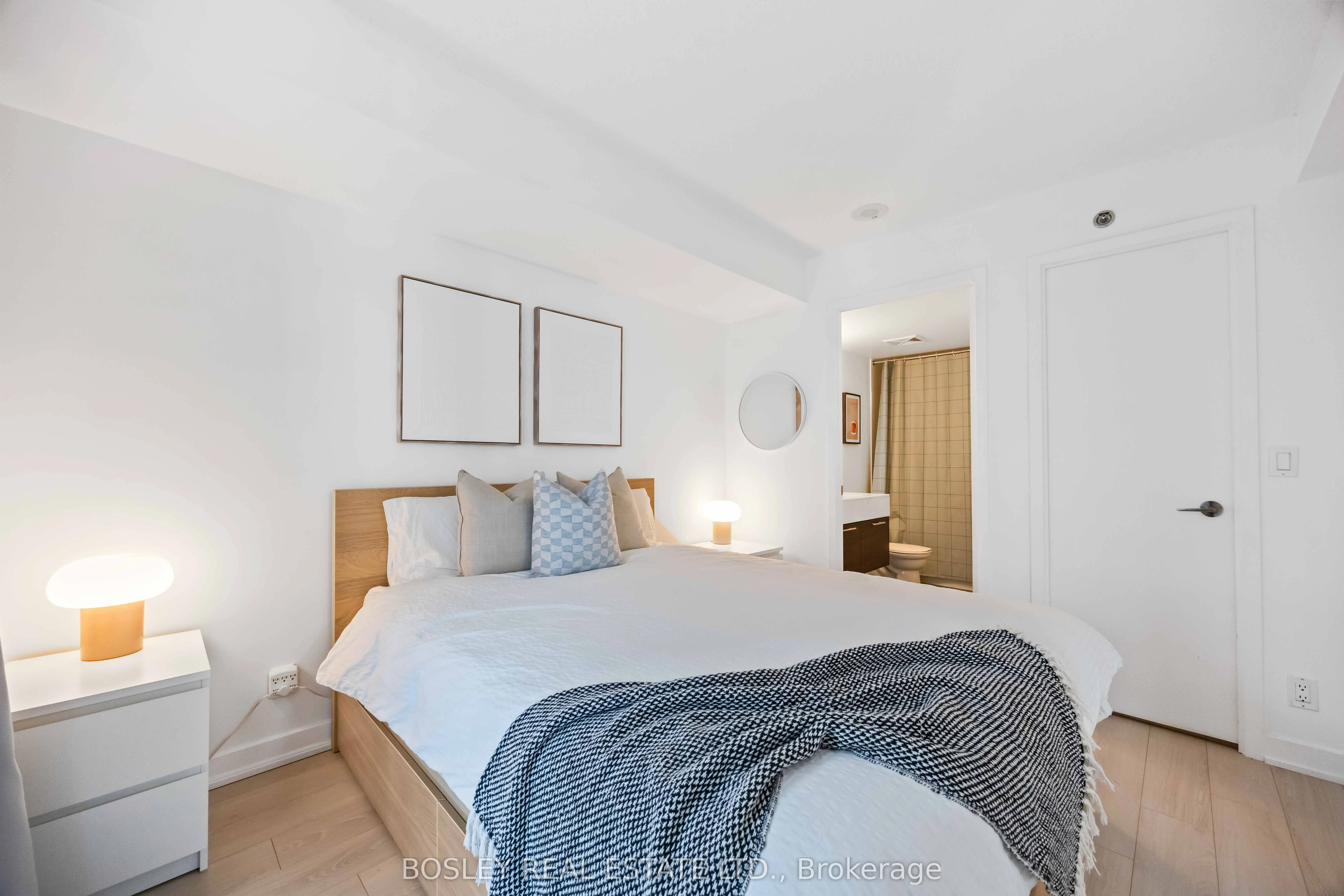 21 Nelson Street, #512