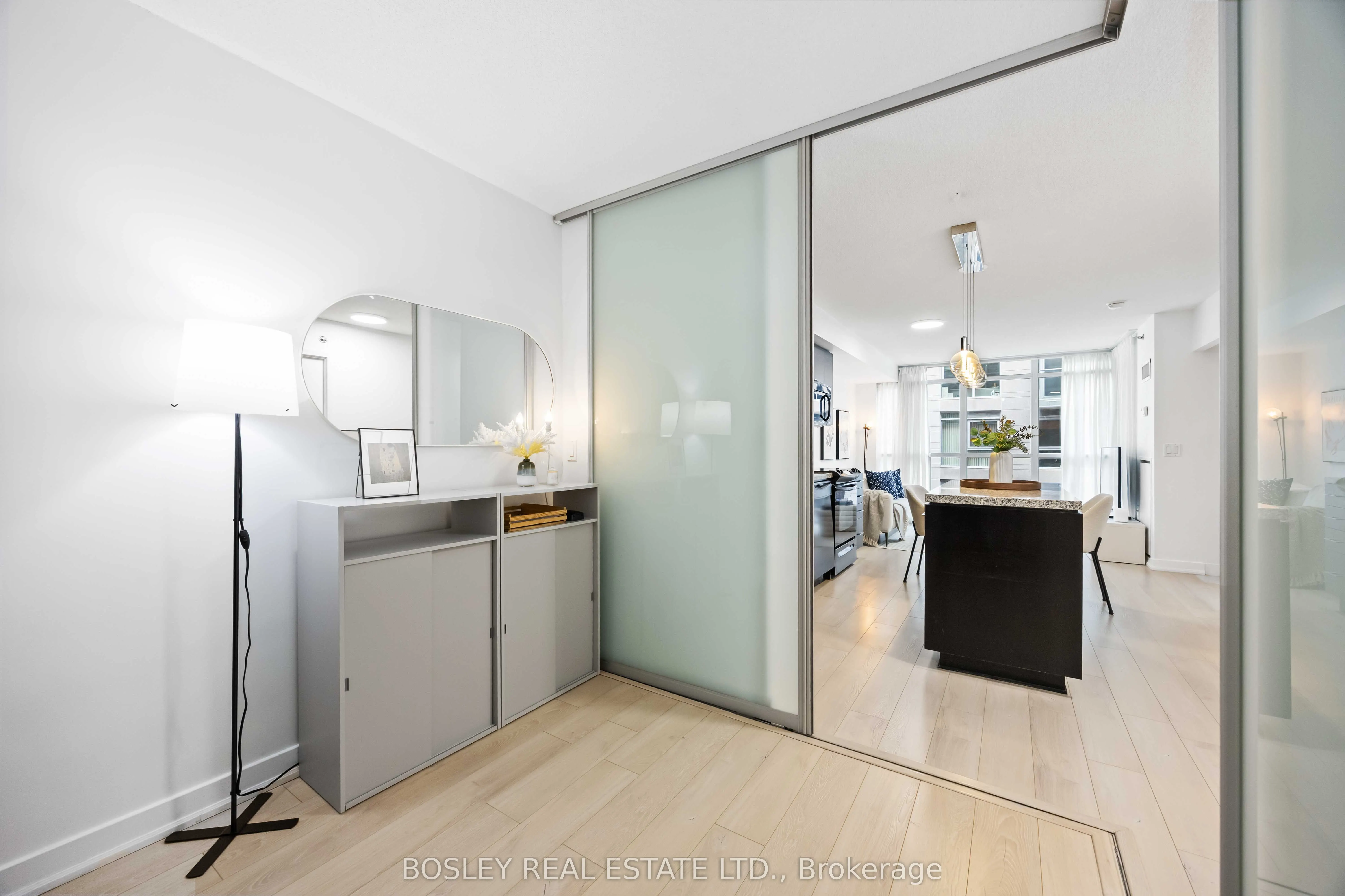 21 Nelson Street, #512
