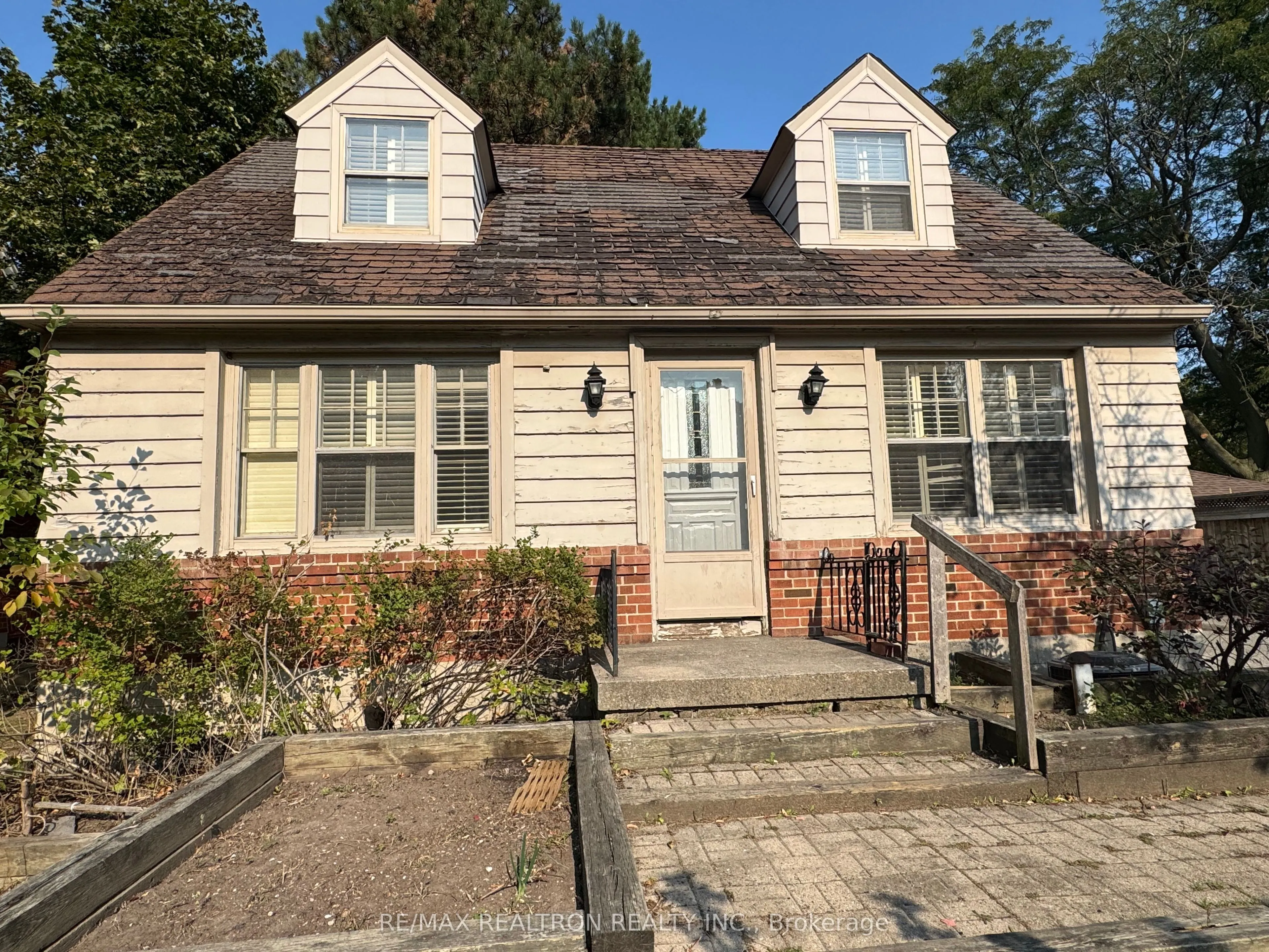 25 Ancona Street