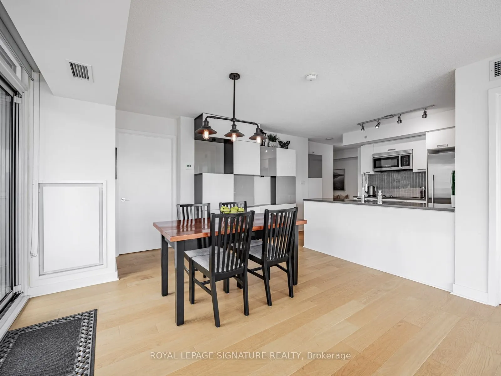 295 Adelaide Street W, #1804