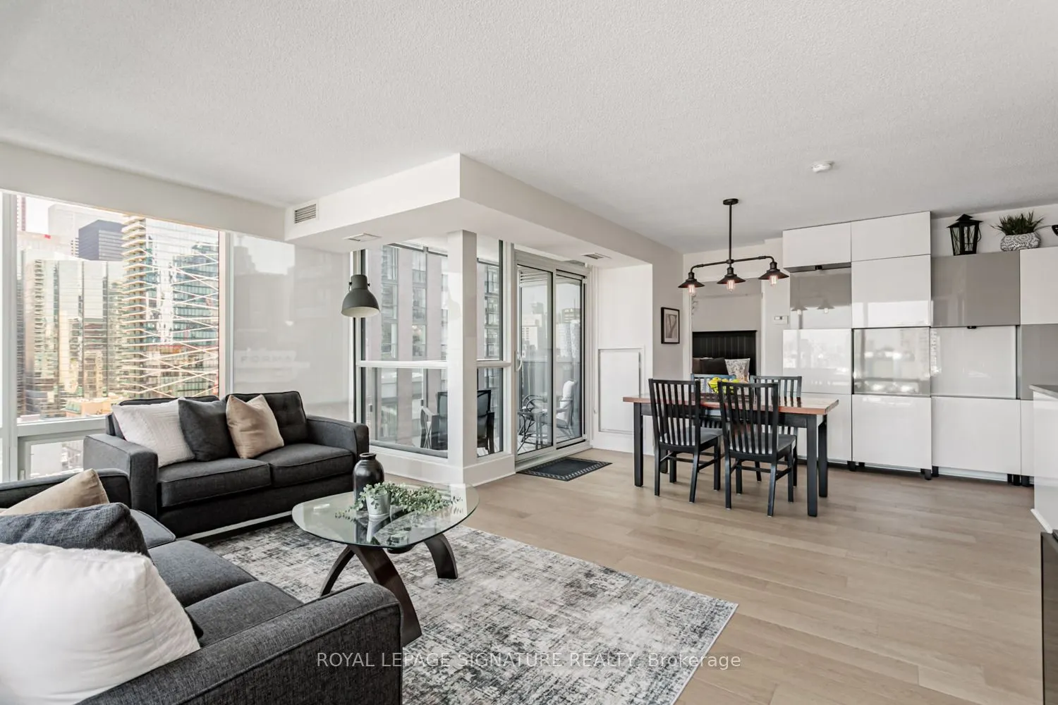 295 Adelaide Street W, #1804