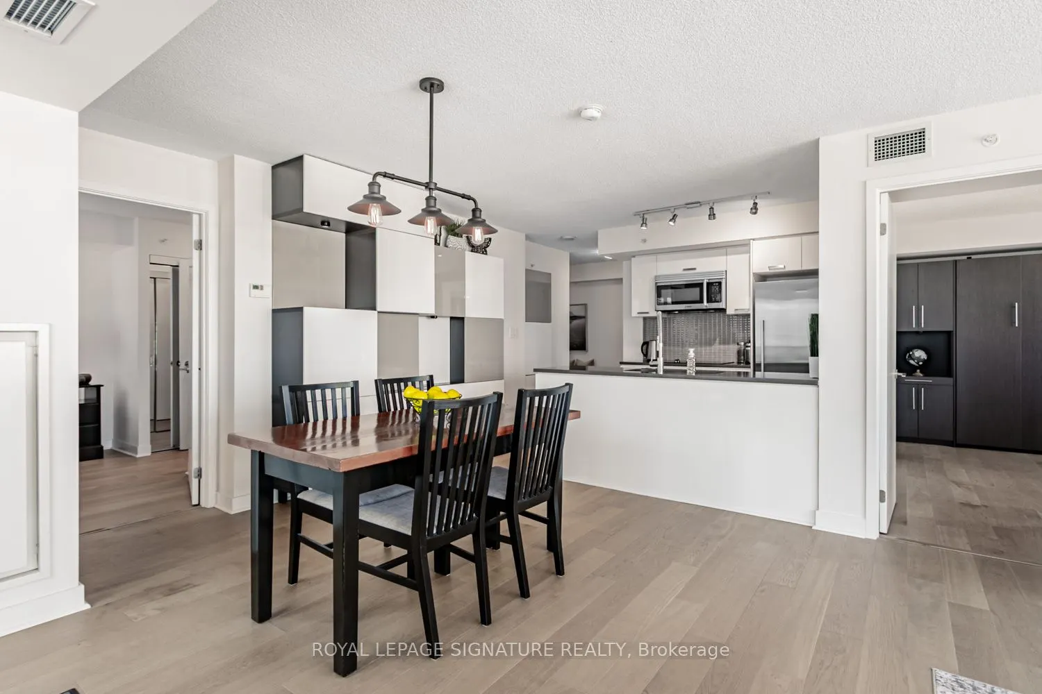 295 Adelaide Street W, #1804
