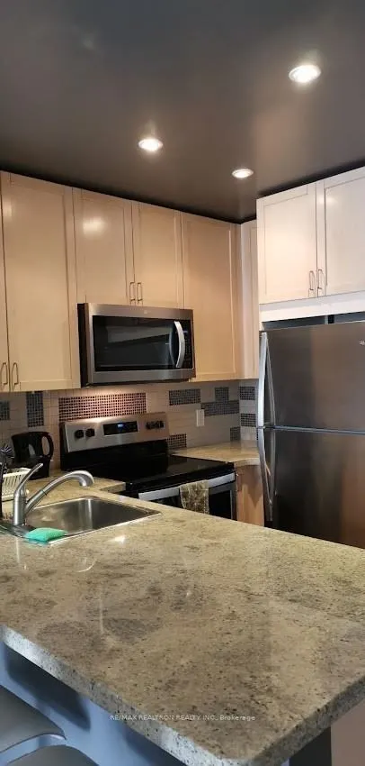 85 Bloor Street E, #1603