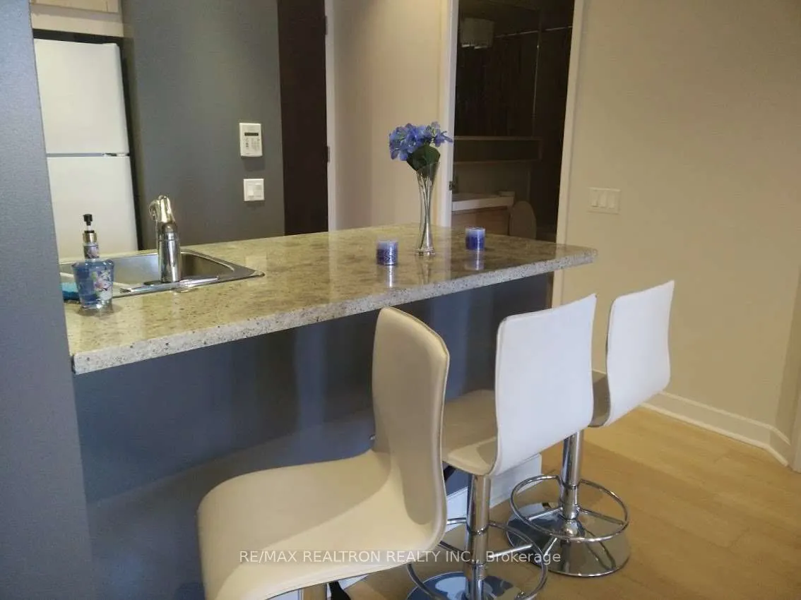 85 Bloor Street E, #1603